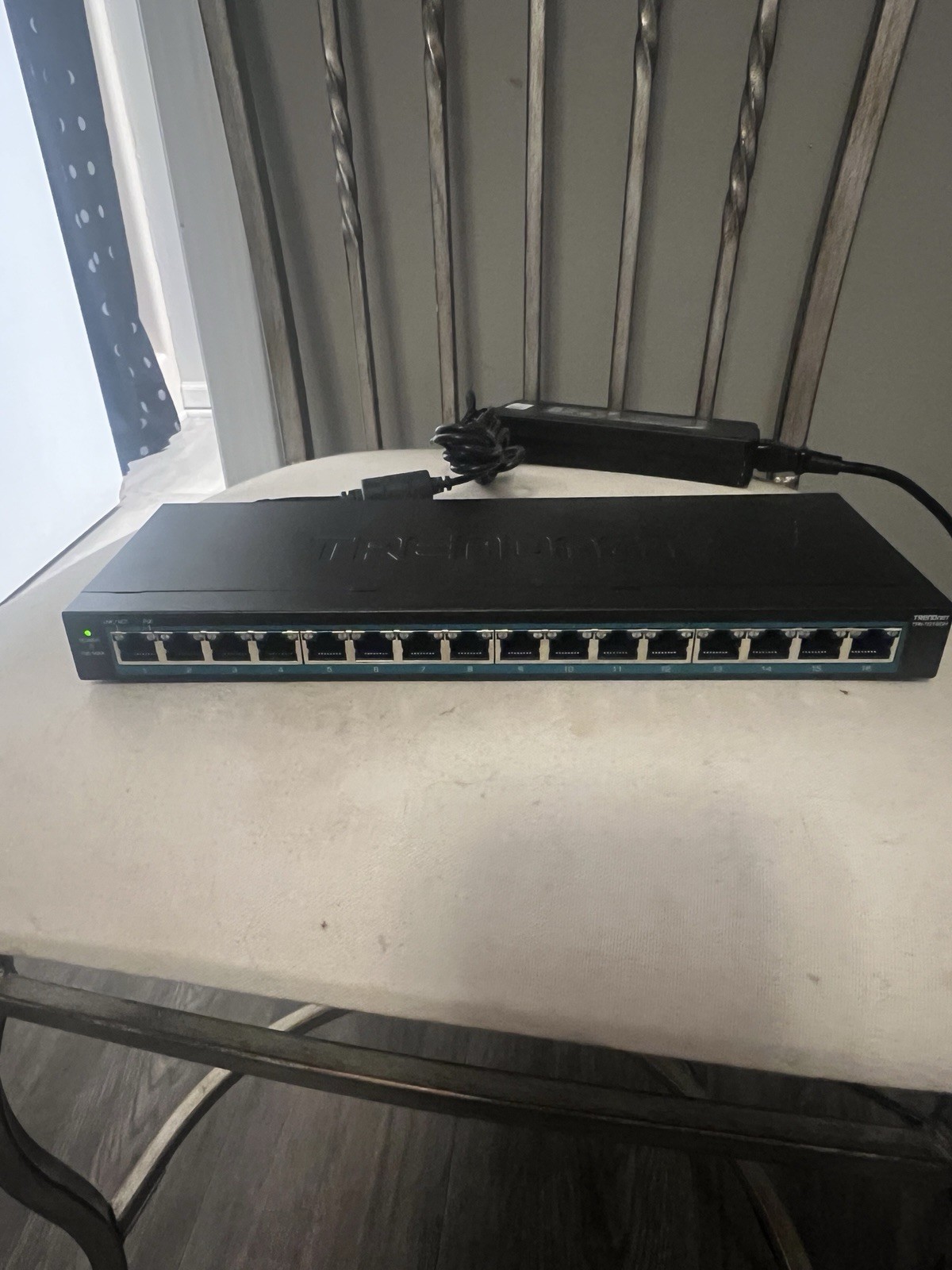 TRENDnet TPE-TG160G 16 Port Rack Mountable Ethernet Switch