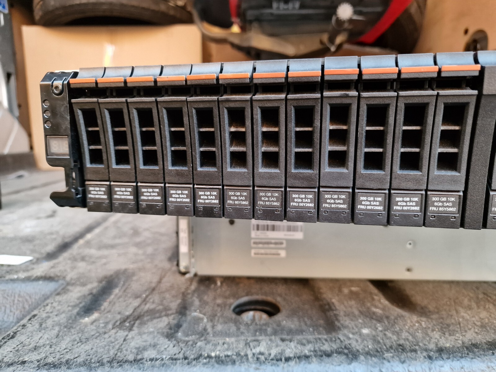 0B26015 - 300GB 10K RPM  SAS 2.5" Hard Drive FRU 00Y2682 IBM V7000