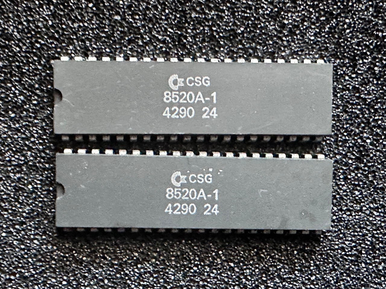 Csg / Mos 8520A-1 (2x) Odd Even From An Amiga 500, P.Week, 42 90