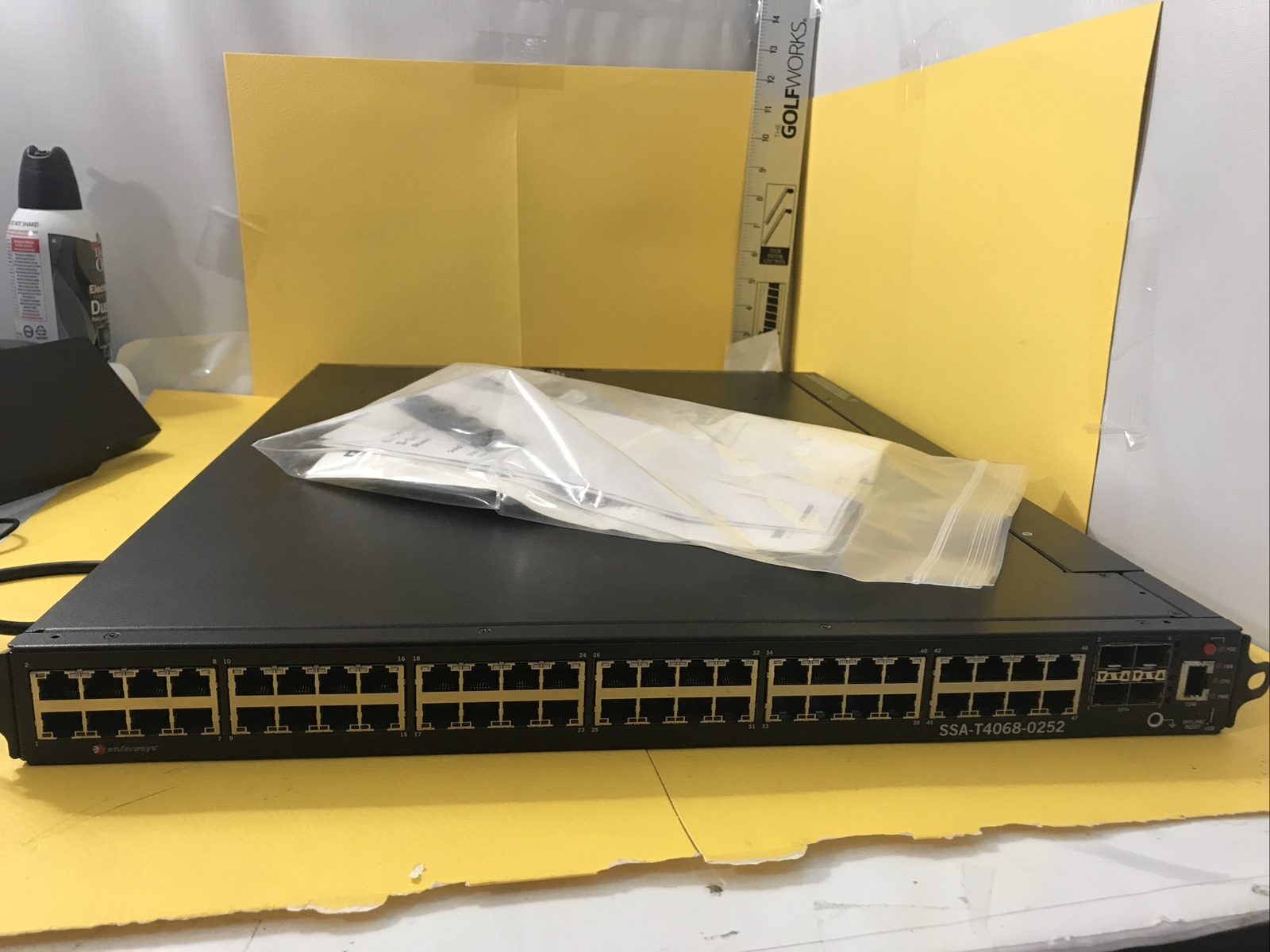 Extreme Networks Enterasys SSA-T4068-0252 48x POE Gigabit 4x SFP+ Port Switch