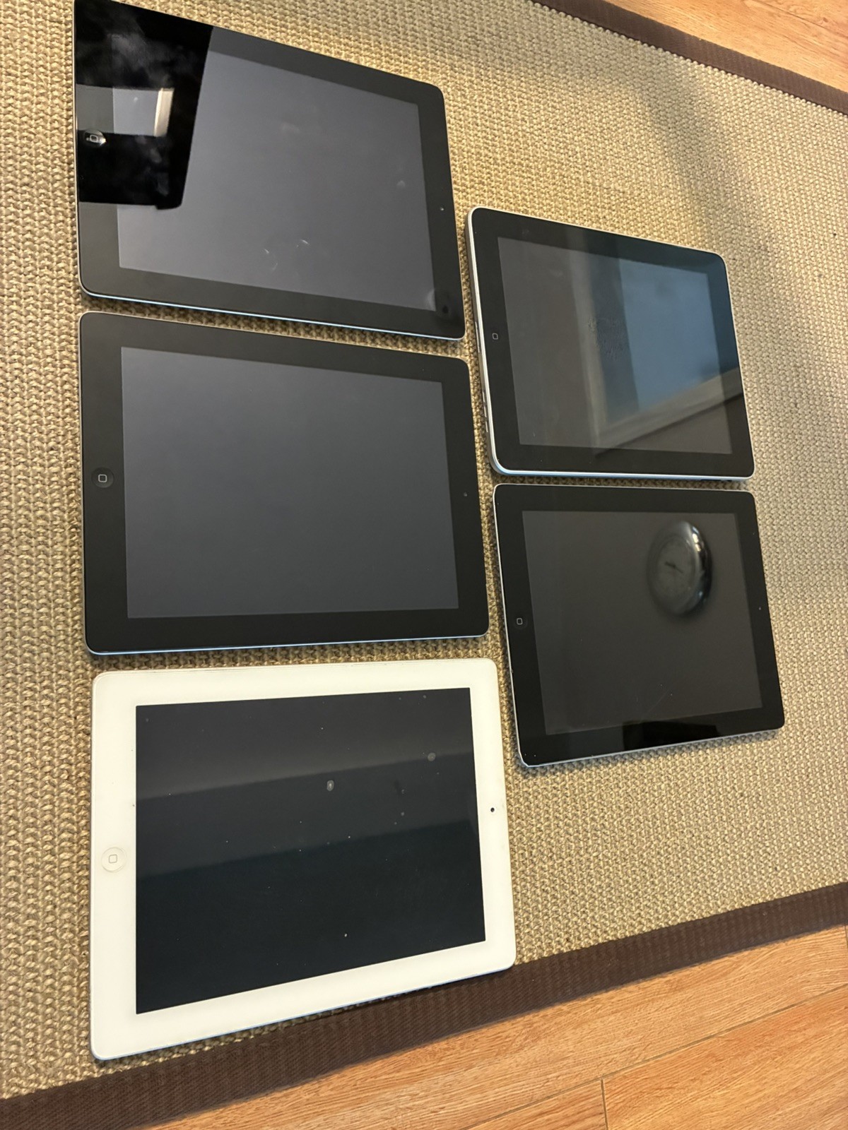 Lot of 5, Apple iPad 2 (2 A1395/ 1 A1395) & iPad 1 (A1219) ,iPad 3 (A1403) Parts