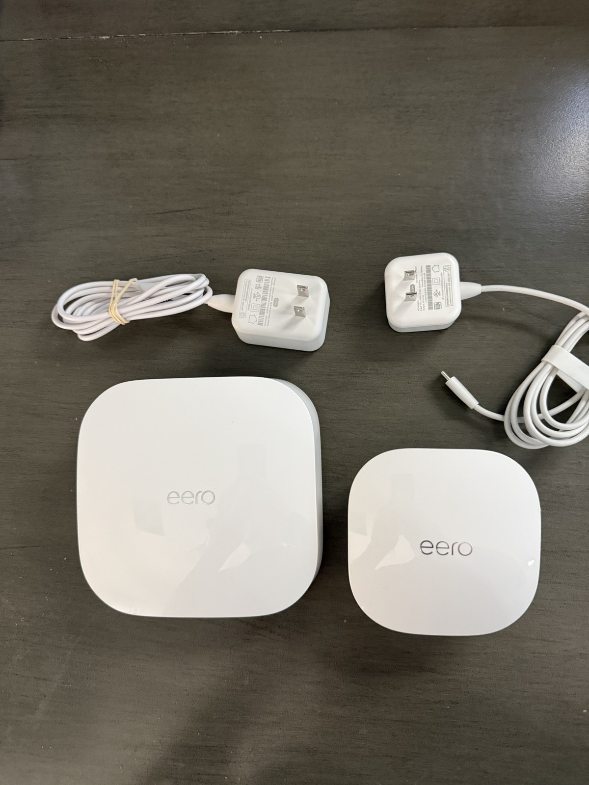 Two Eero devices 1 Pro 6 K010001 and 1 extender J010001 mesh setup 