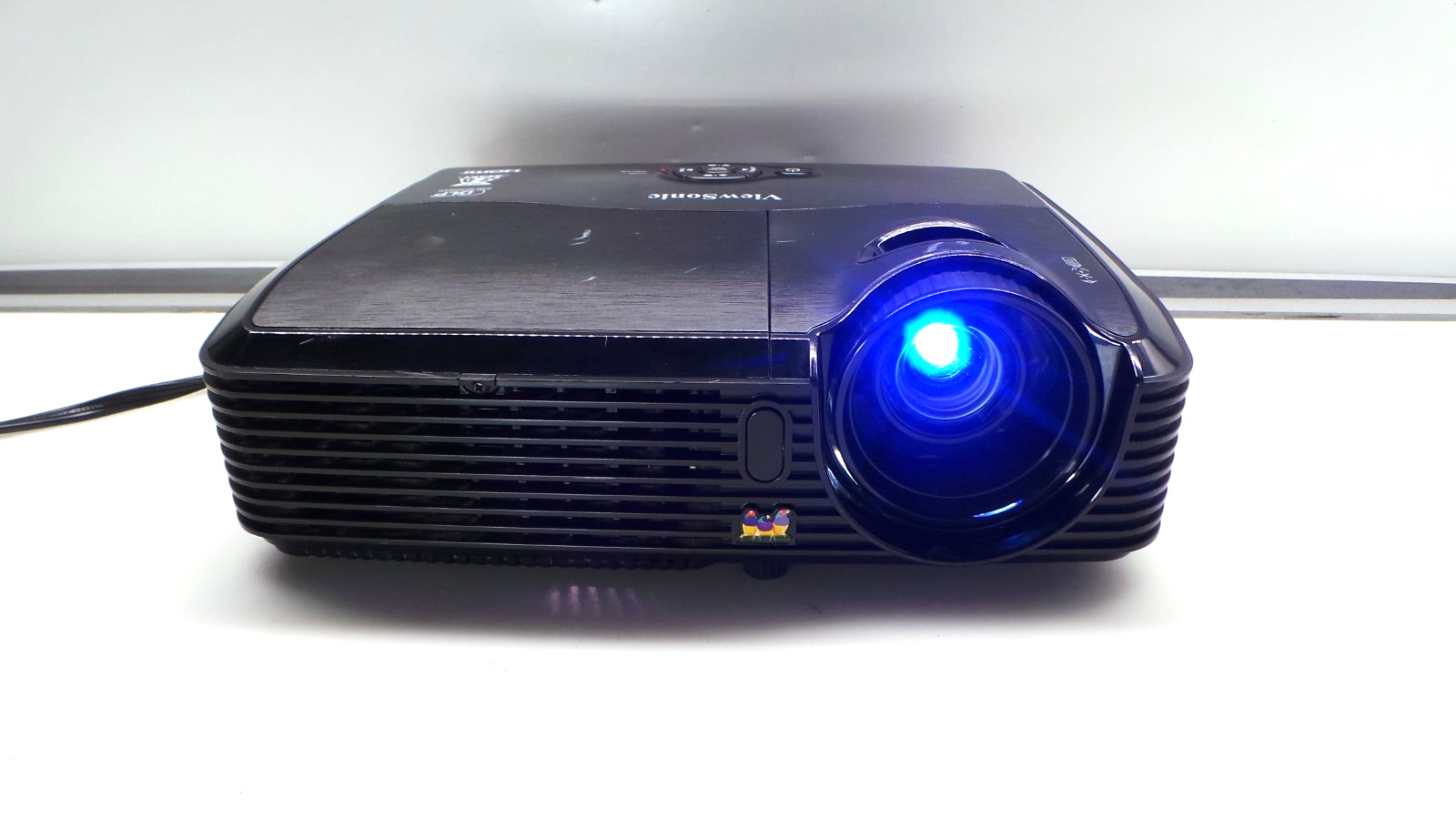 ViewSonic PJD5133/DLP Projector VS14112 - 3000 Lumens - Tested - No Remote