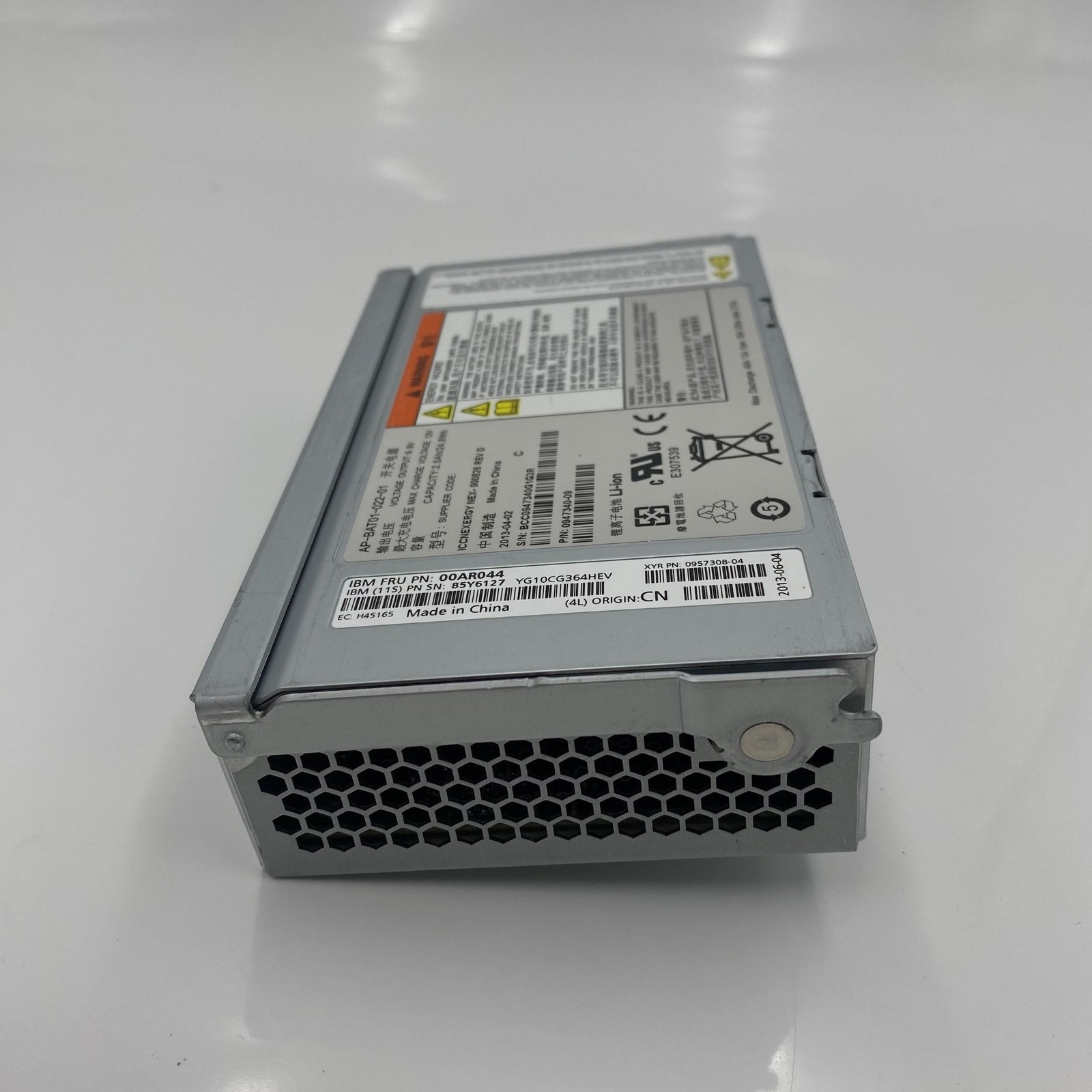 IBM V7000 Battery Backup 00AR044 Date Code: 2013-06-04