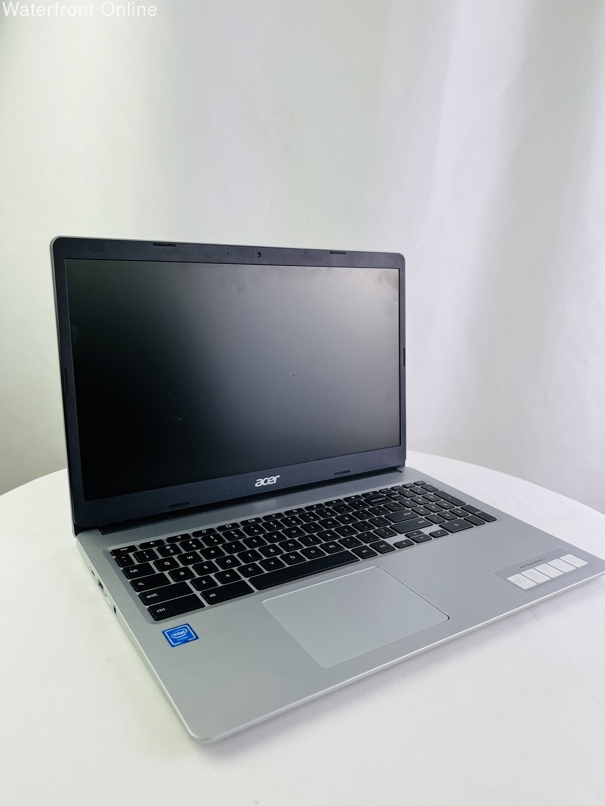 Acer Chromebook 315 15" N19Q3 with Adapter and Soft Case Powers On