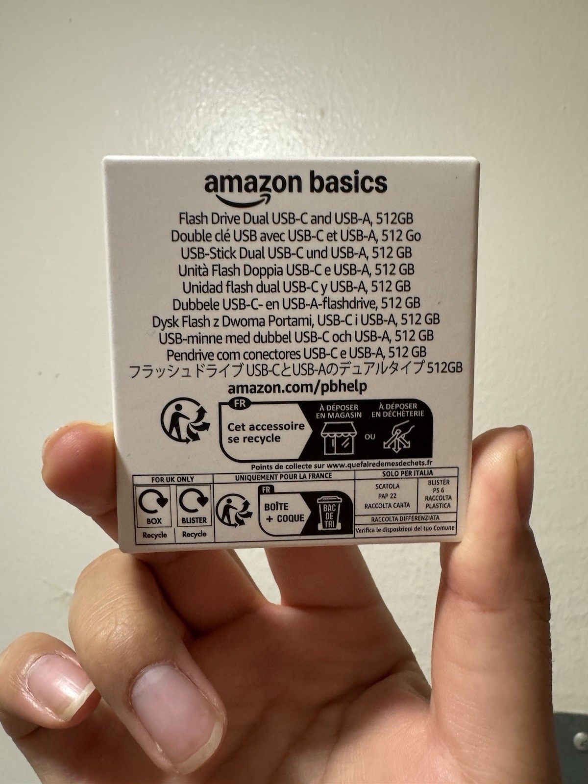 Amazon Basics USB 3.2 Flash Drive 512 GB up to 400MB/s Retractable - Silver