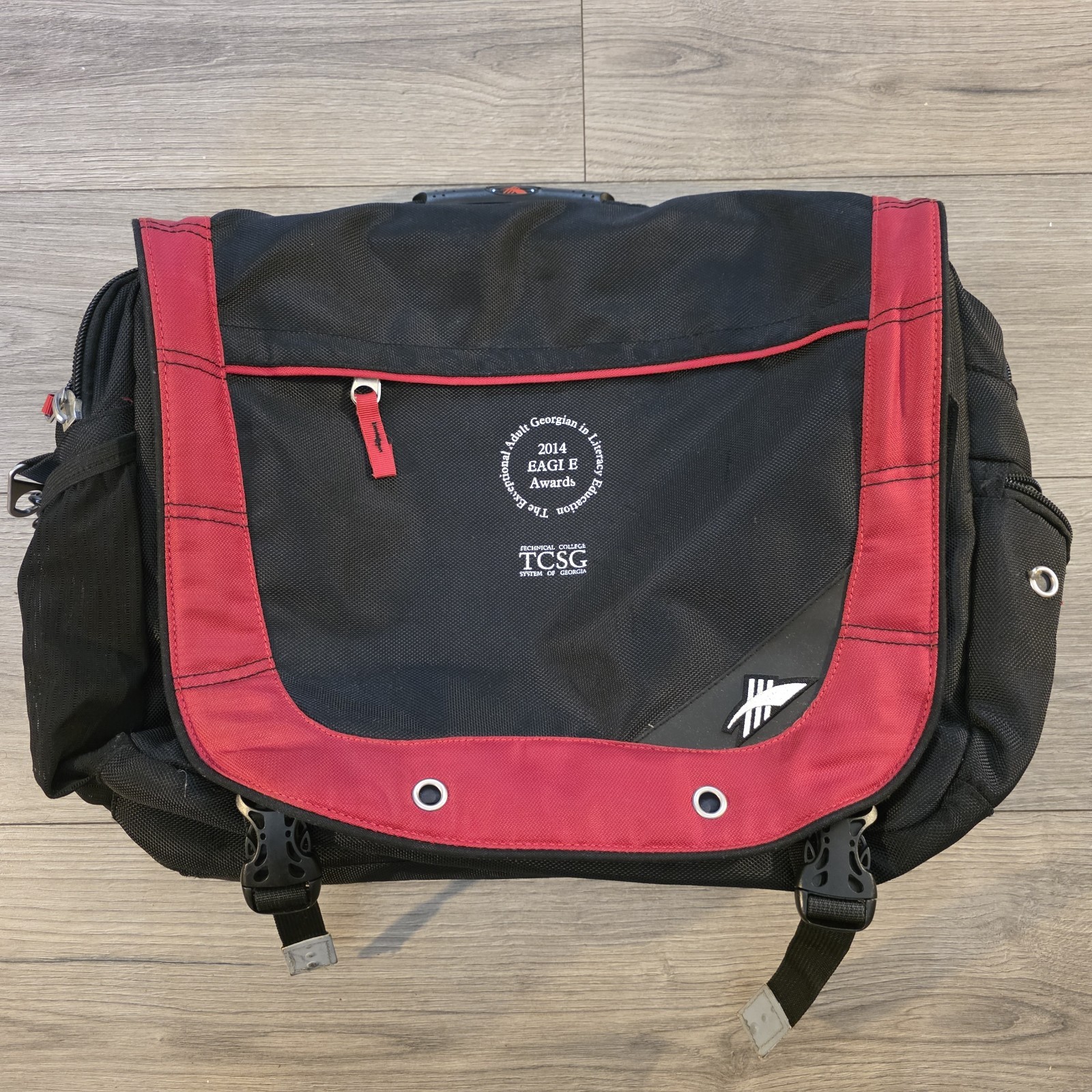 High Sierra Laptop Messenger Bag Black Red TCSG 2014