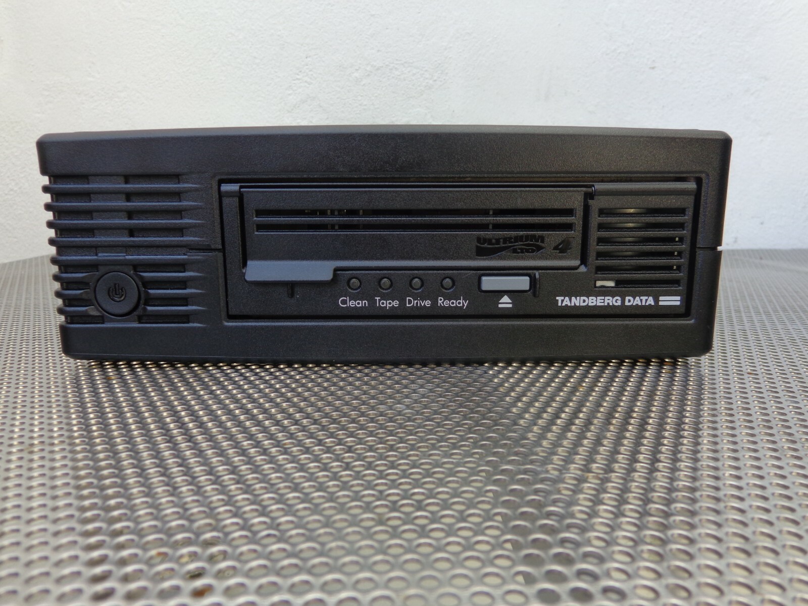 Tandberg 3513-LTO LTO4 SAS External Tape Drive EB666E#350 HP EB666E#351 2259500