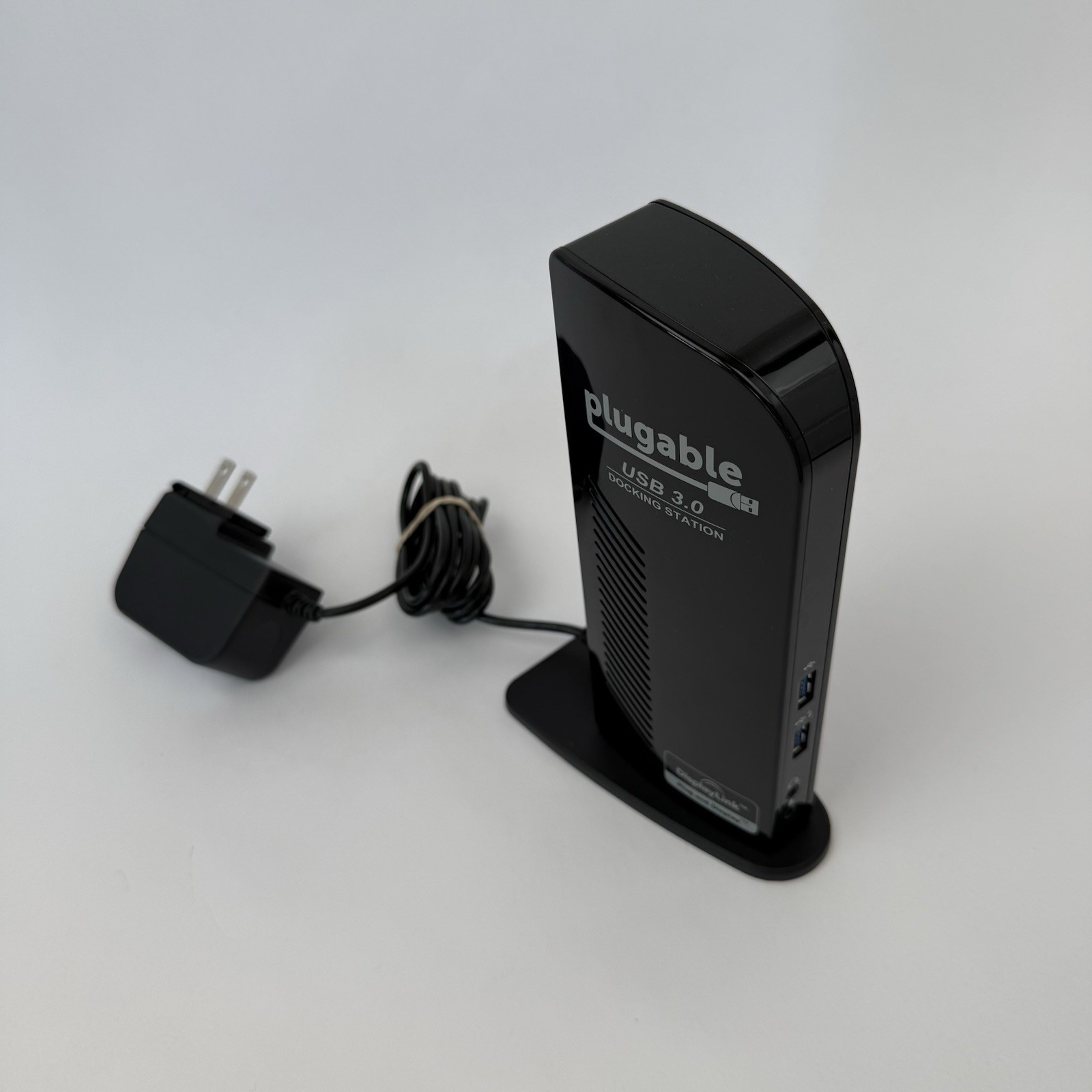 Plugable UD-3900 USB 3.0 Universal Docking Station w/ Power Adapter Tested