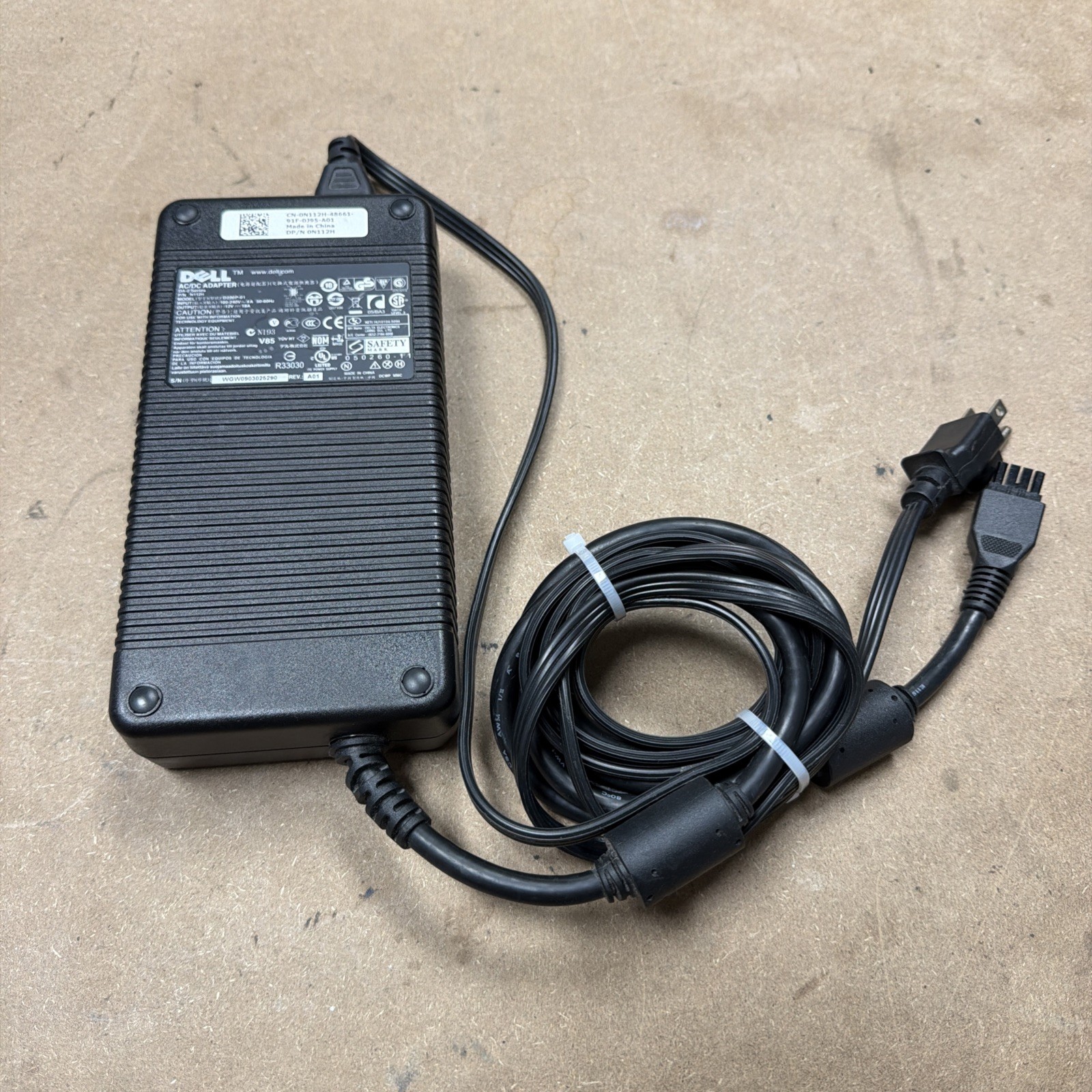 DELL Genuine Dell N112H 12V 18A 220W 8 Pin AC Power Adapter DA-2 Series D220P-01
