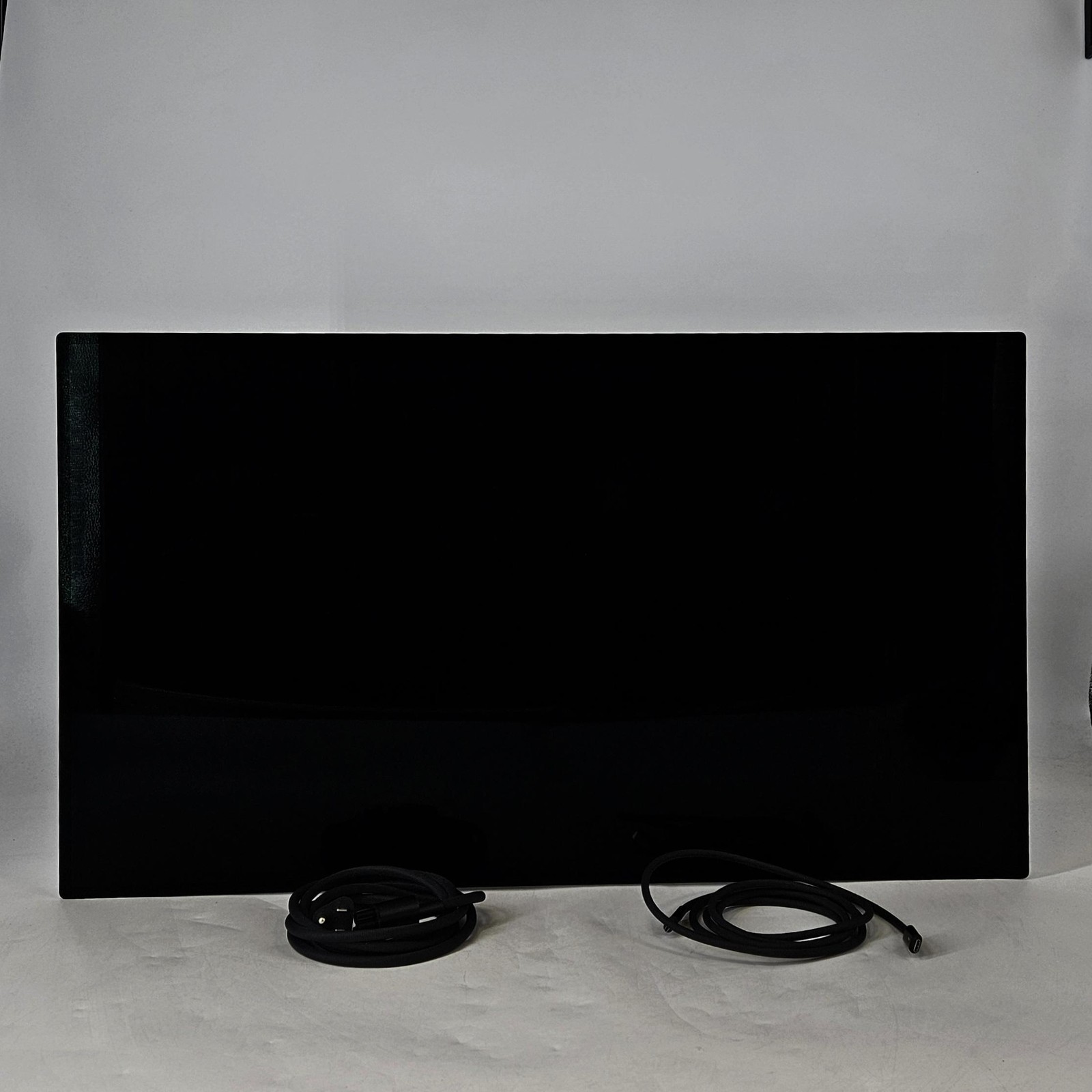 Apple Pro Display XDR 32in 6k 6016 x 3384 Standard Glass w/ VESA Mount Adapter