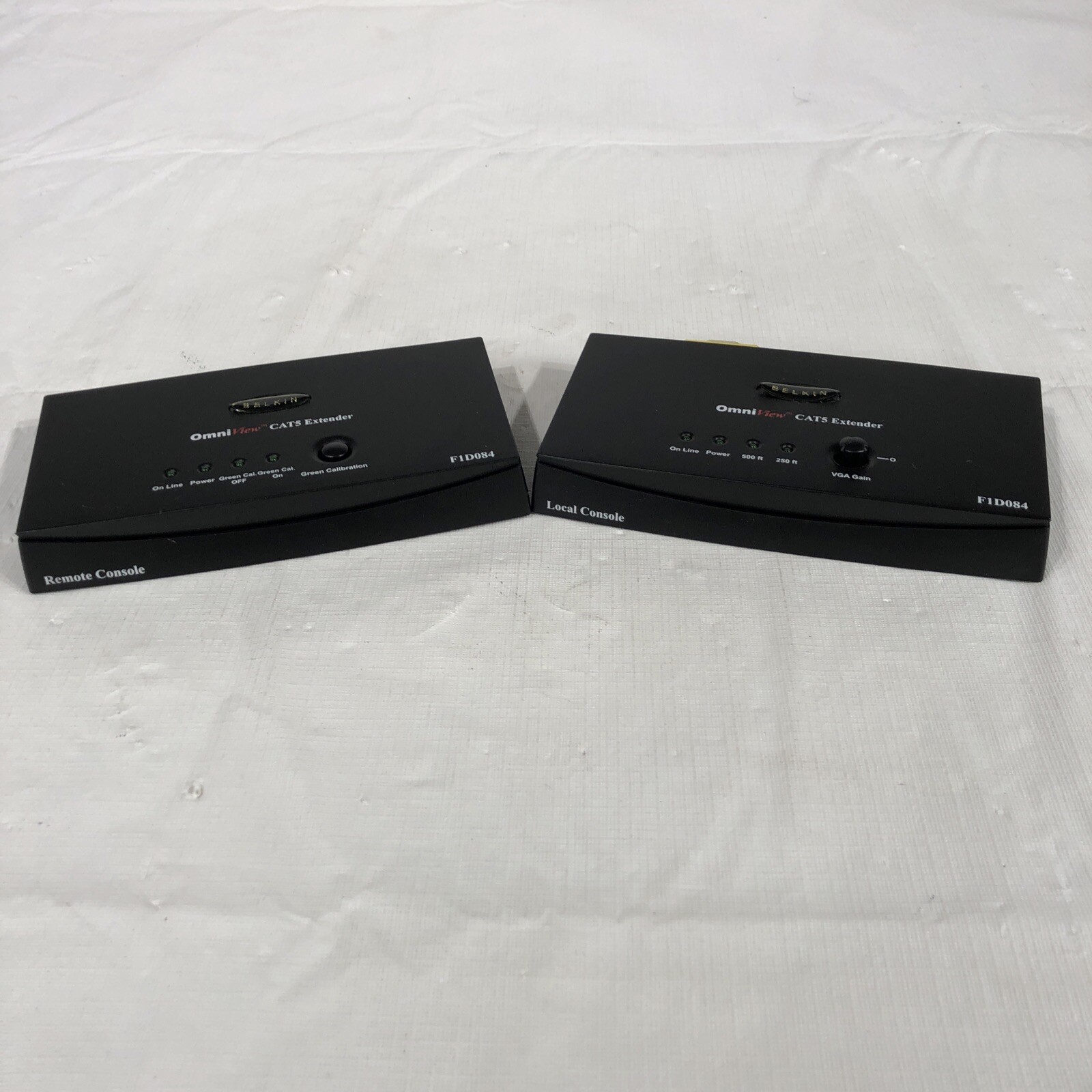 Lot Of 2 Belkin F1D084 OmniView CAT5 KVM Extender Remote Console & Local Console