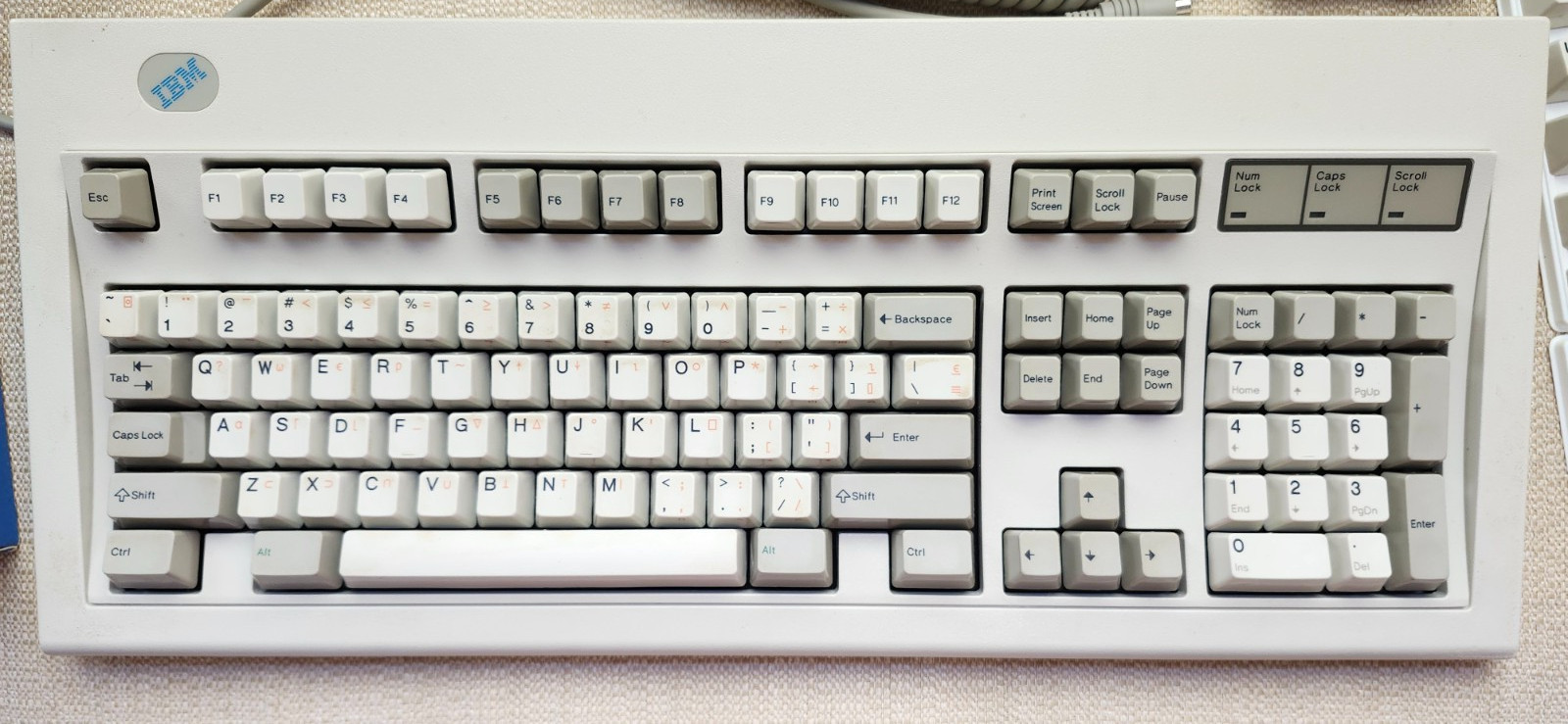Vintage Rare IBM 1391401 Model M 1993 Keyboard with Cable and extra caps U.S.A
