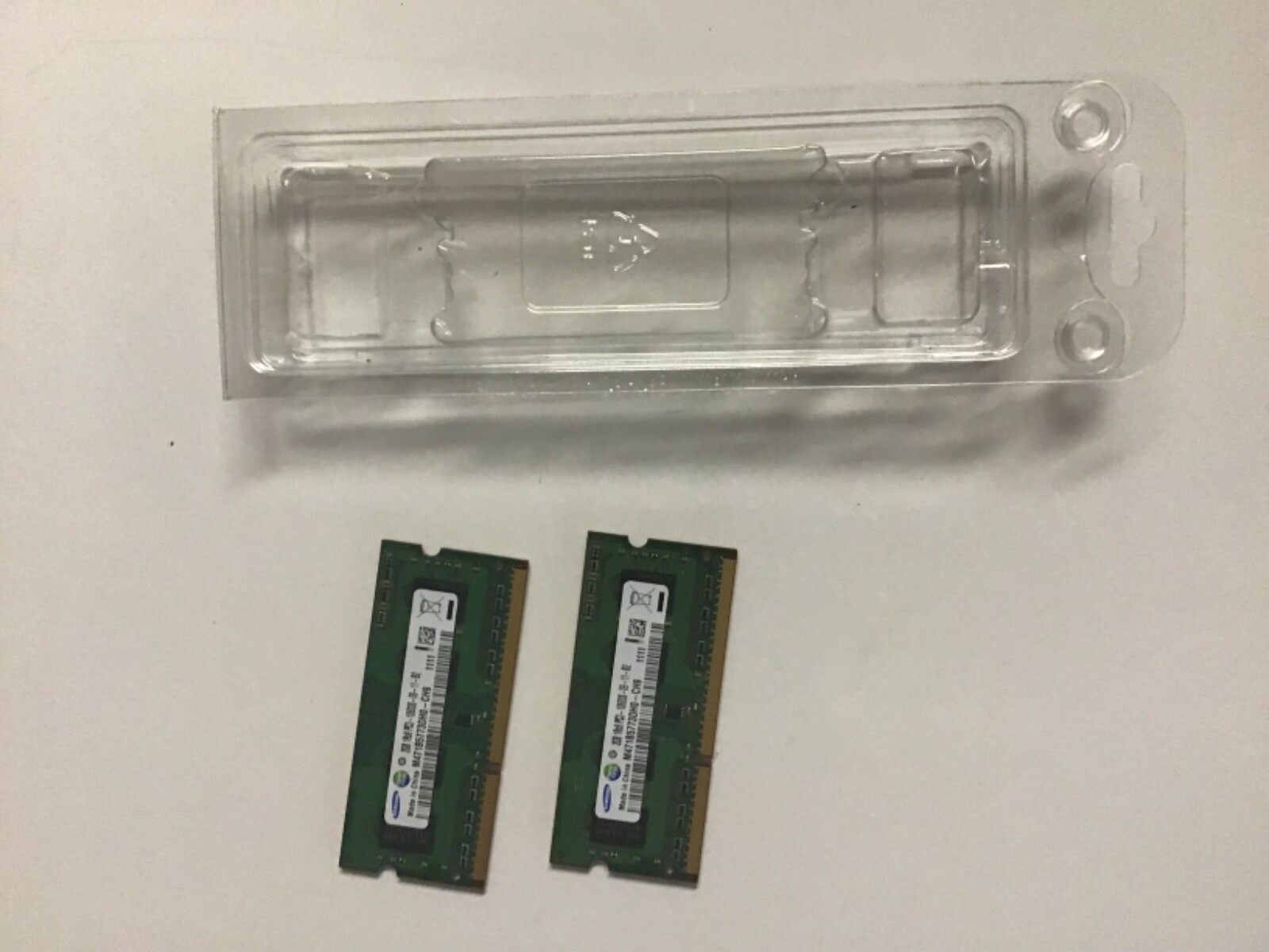 SAMSUNG 4Gb (2x2Gb) RAM MEMORY DDR3 1Rx8 PC3-10600S M471B5773DH0-CH9