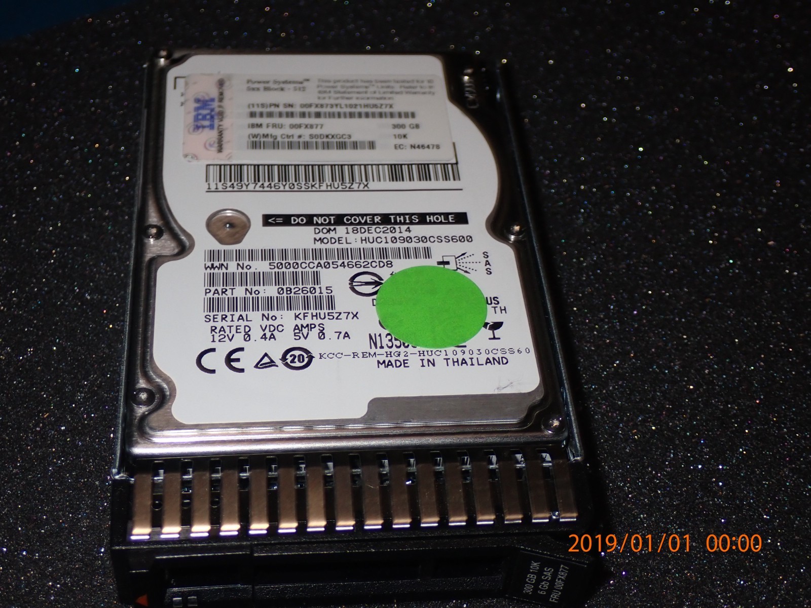 IBM 00FX877 300GB 2.5" 10K RPM SAS SFF-3 0B26015 HDD Hard Disk Drive