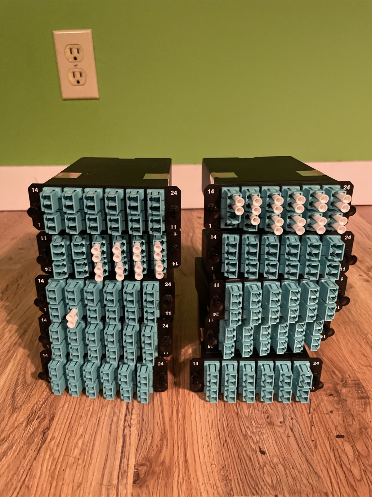 Panduit FCX-24-10Y Quicknet Pre-terminated Cassette