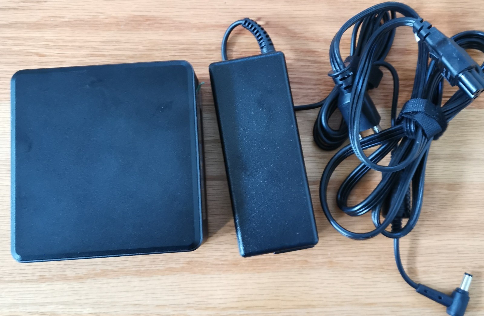 Intel NUC I3-7100U Win10 BLKNUC7I3 mini computer