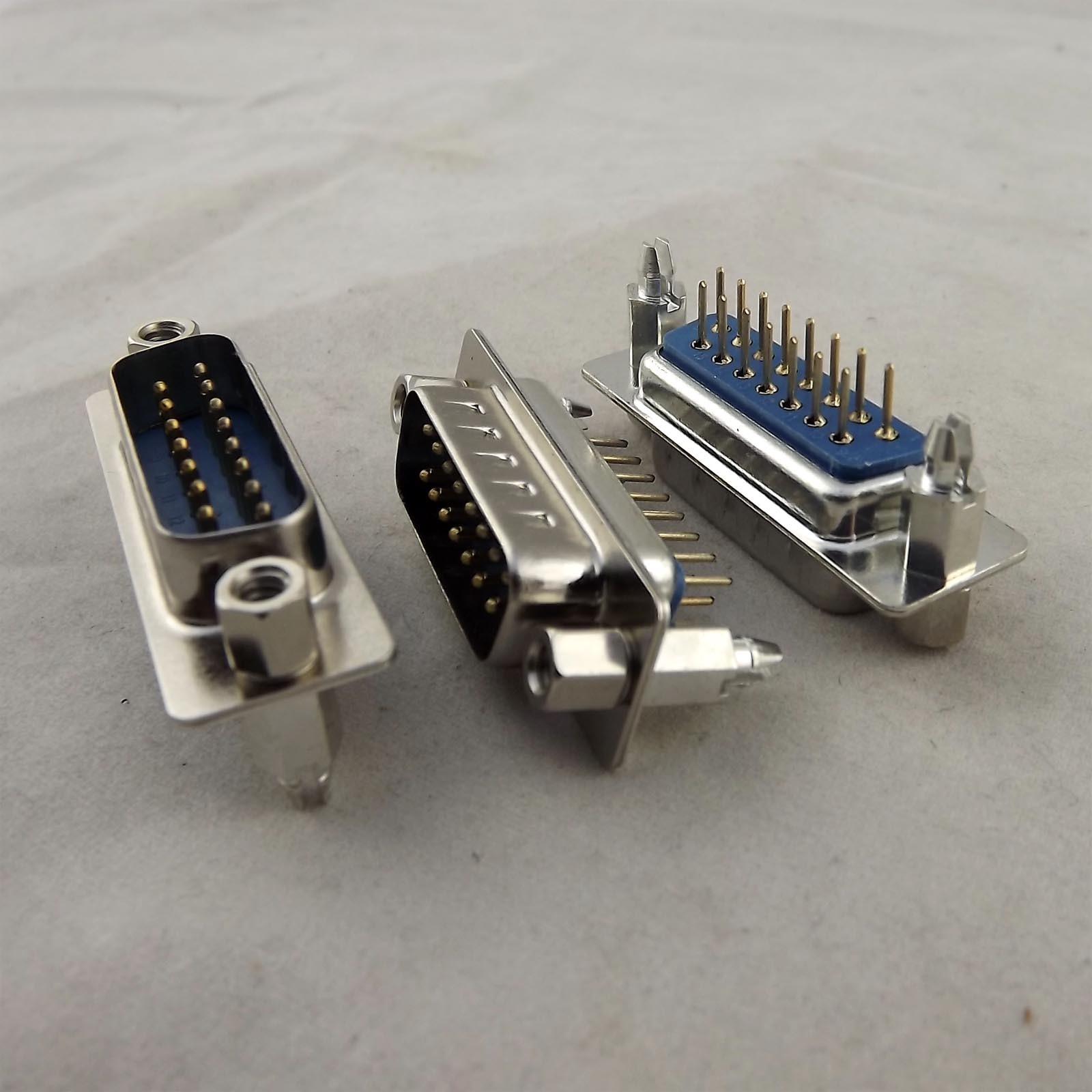 10pcs D-SUB DB15 15Pin Male DIP PCB Solder Connector Adapter 2 Rows Lock Screw