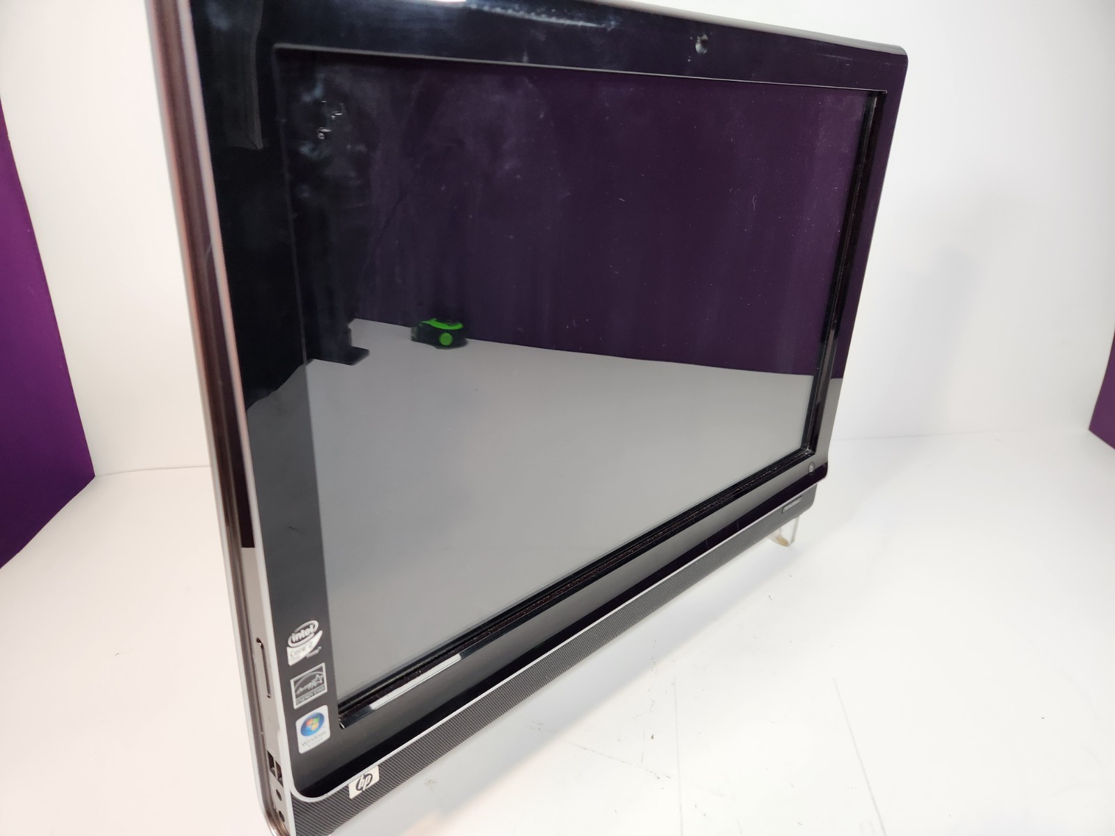 HP TouchSmart IQ 506 PC/Monitor - Loaded With Windows 7 Ultimate