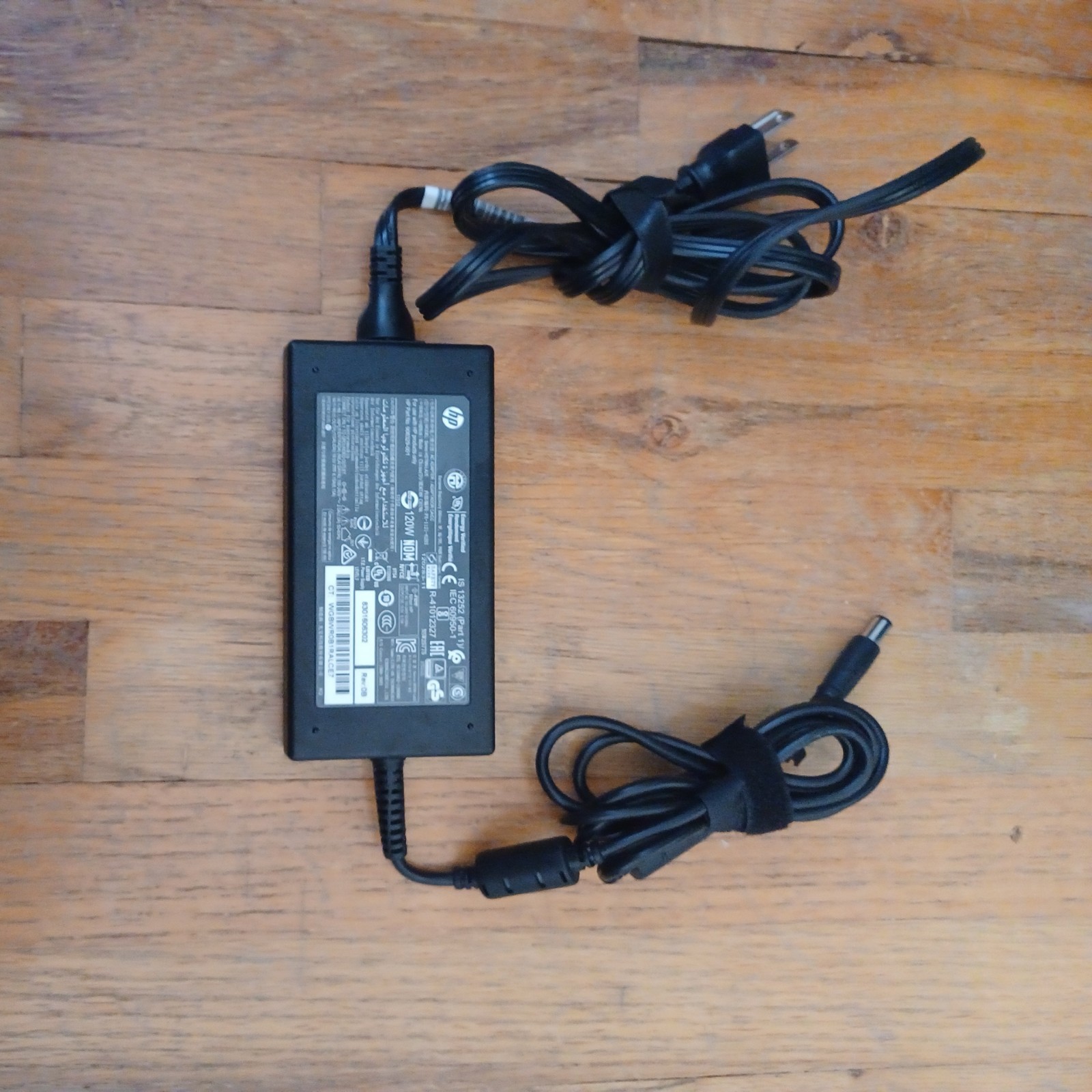 OEM HP 906329-001 120W 19.5V 6.15A Laptop Adapters with Power Cord