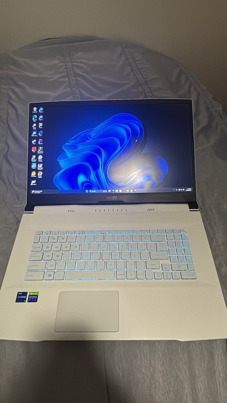 MSI SWORD 17 GAMING LAPTOP