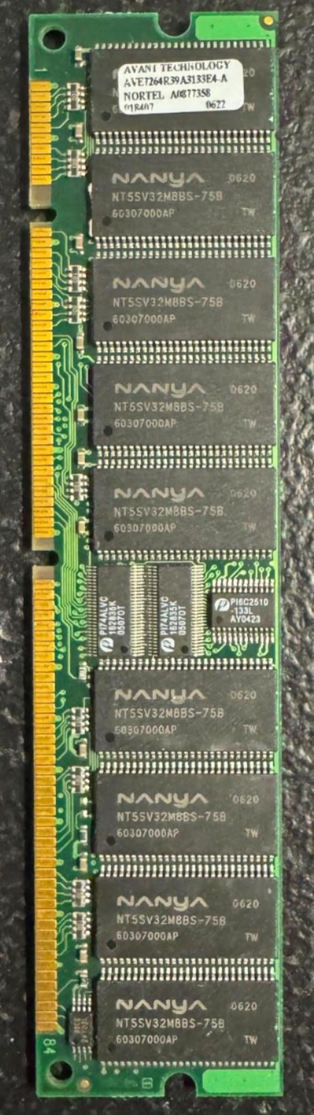 Avant Technology AVE7264R39A3133E4-A 512MB PC133 ECC 168-Pin DIMM Memory Module
