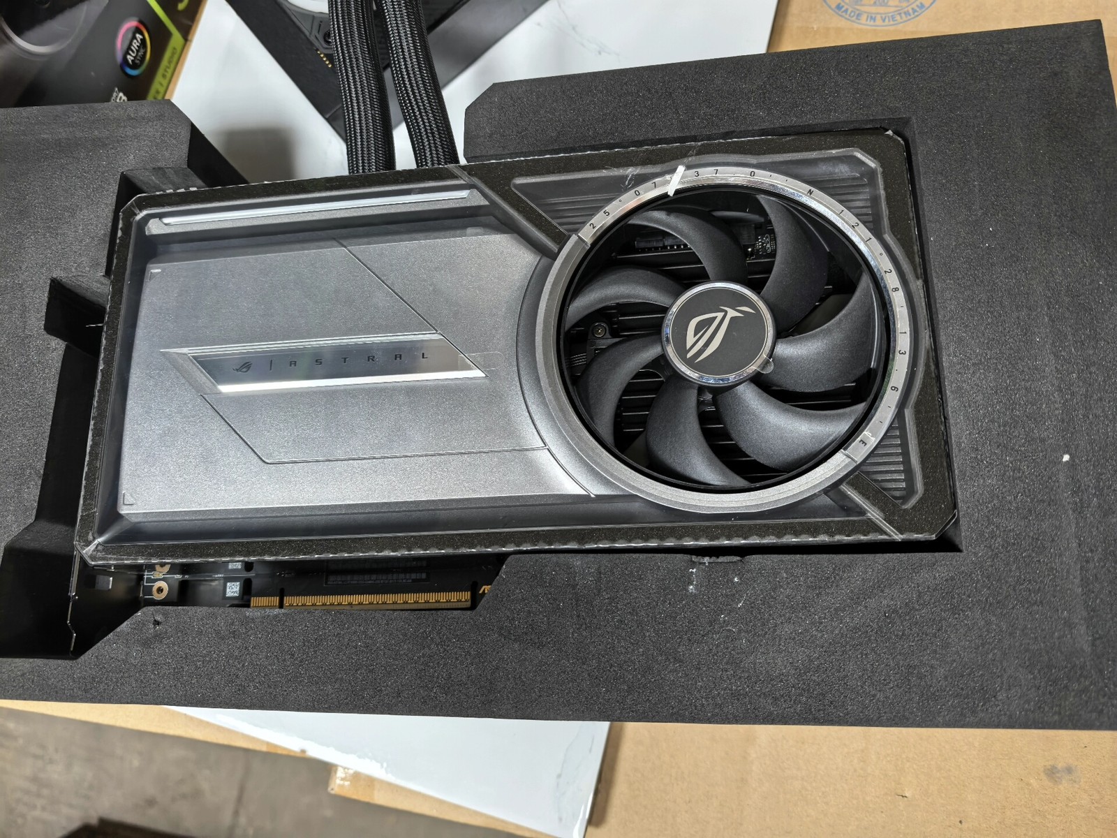 ASUS ROG Astral LC R TX5090 Cooler+ Bare‑PCB With Box For GPU Display Model