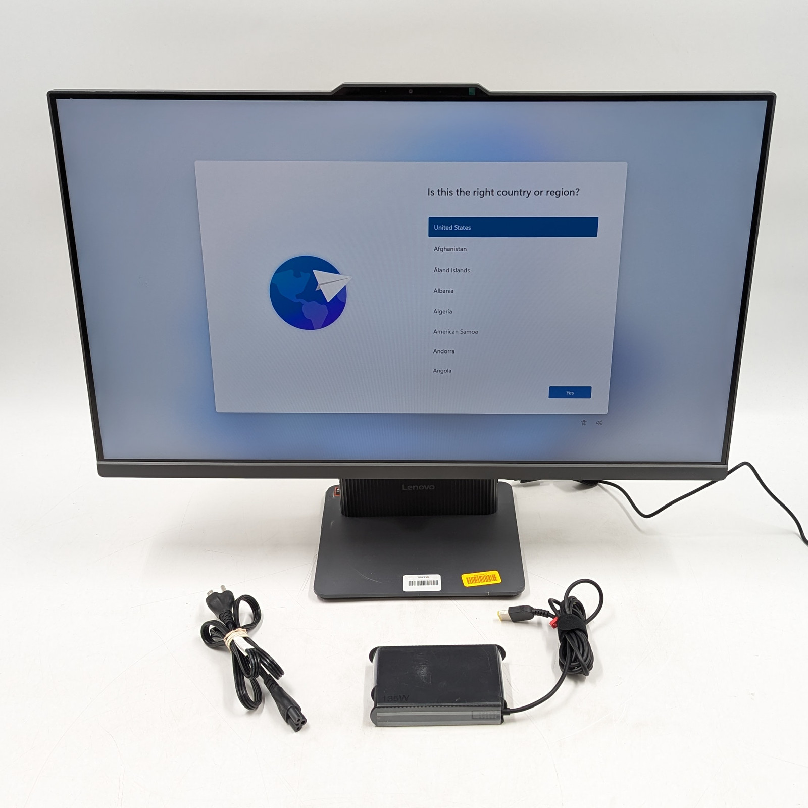 Lenovo IdeaCentre AIO 27AKP10  27" Ryzen 5 220 16GB DDR4 512GB SSD Win11