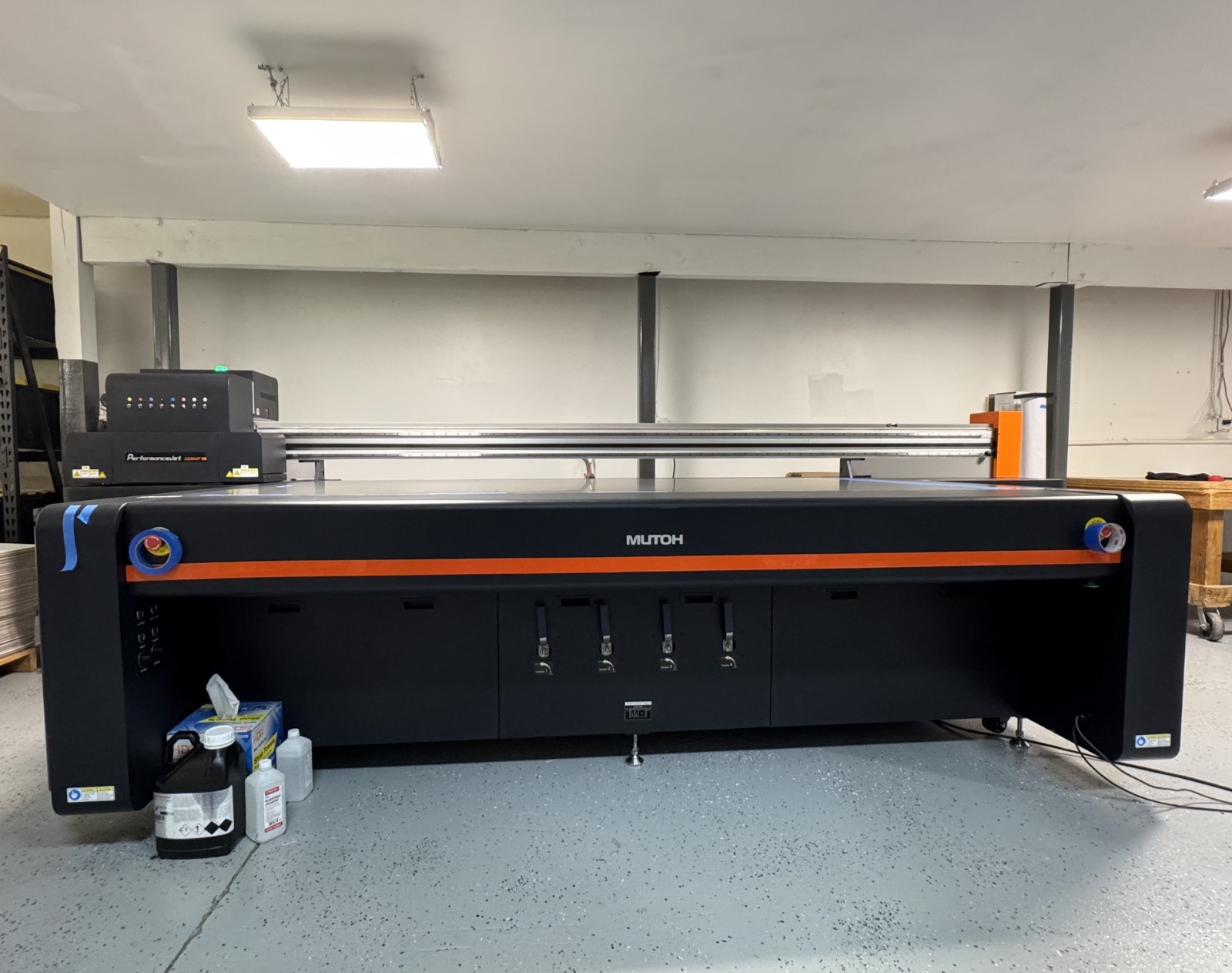 Mutoh 2508UF UV Flatbed Printer 2023 – 100 Hours – Excellent Condition