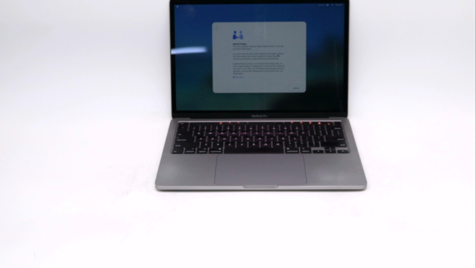 Apple Macbook Pro 13" i7-1068ng7 16GB 512GB READ DESC