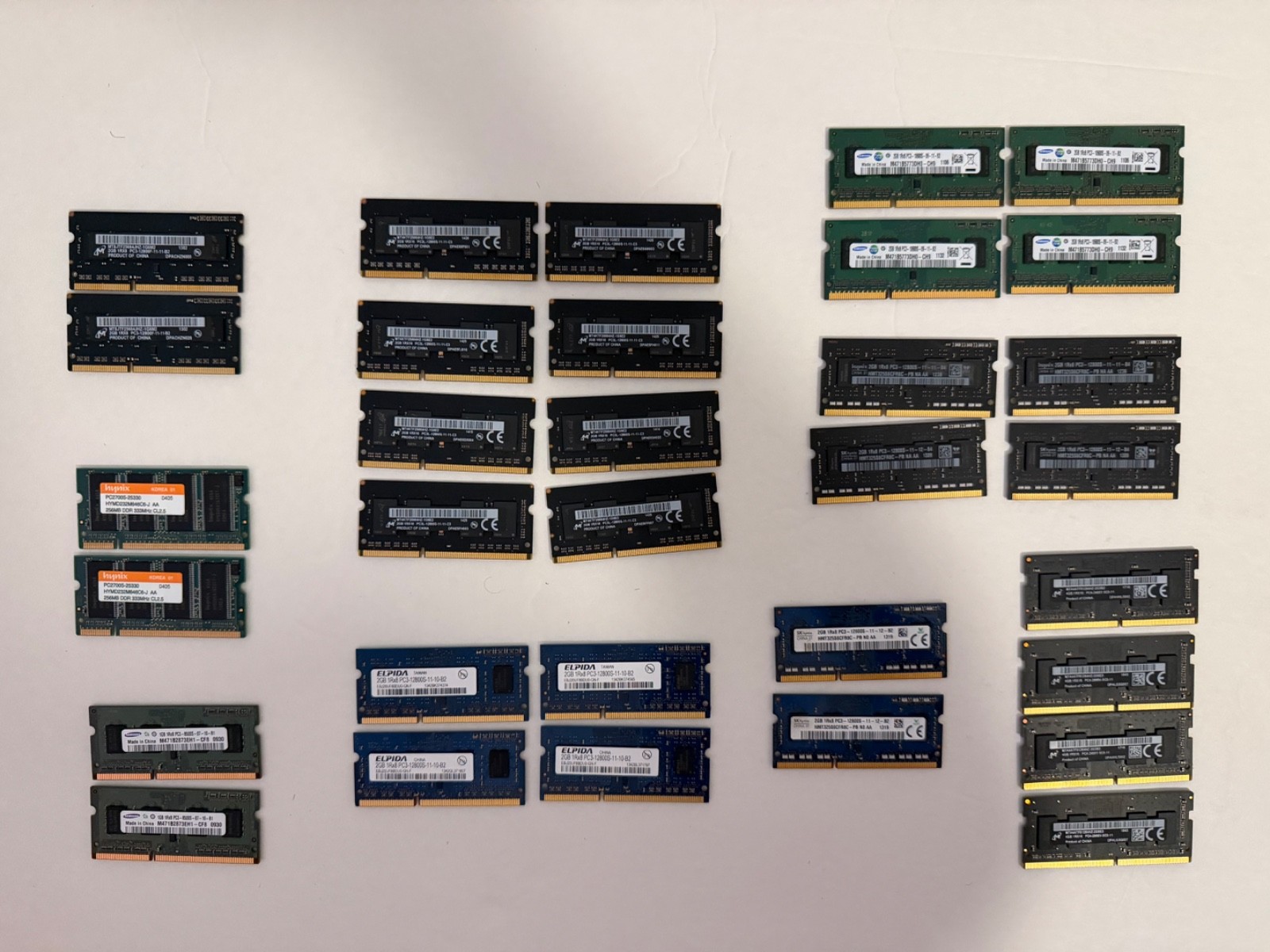 LOT of 32 - 4GB PC4-2400T 2GB DDR3 PC3-12800S SODIMM RAM Samsung Micron Hynix