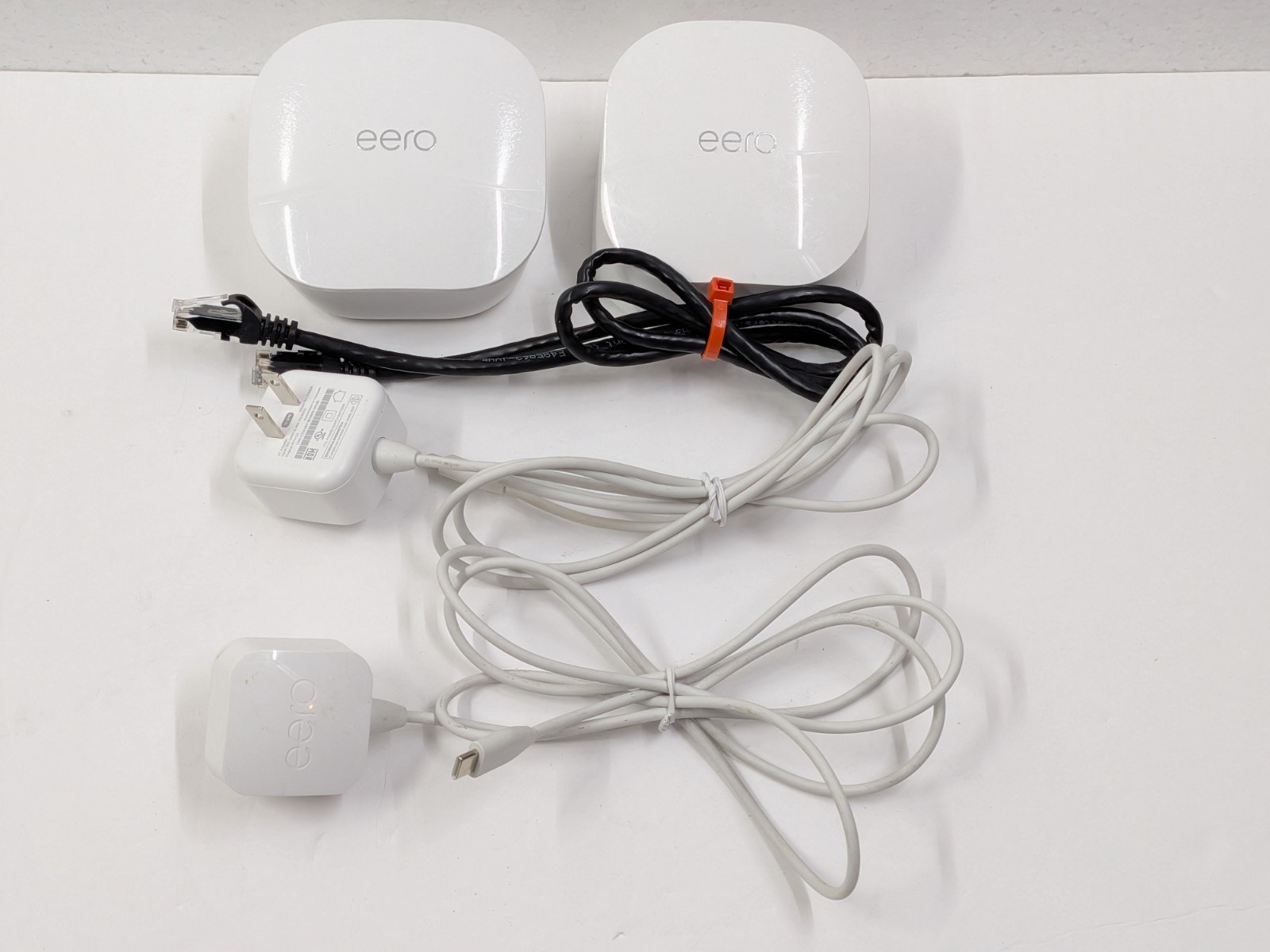 2x Eero Dual Band Mesh Wi-Fi Extender J010001 With Ethernet Cable & Power Cables