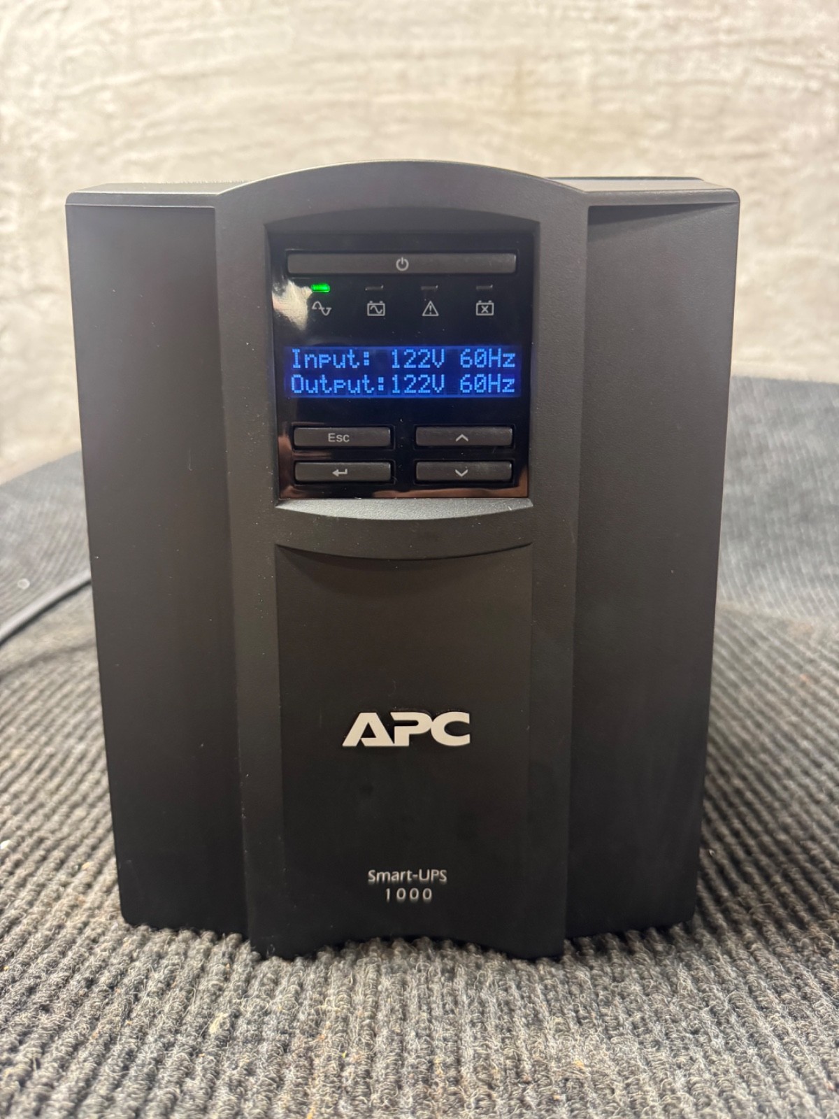 APC Smart-Ups 1000 SMT1000 8 Outlet Surge LCD