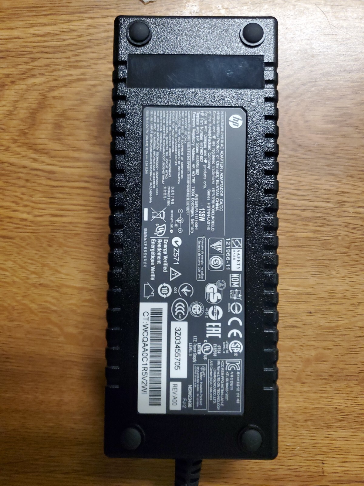 Genuine HP 135W 19.5V AC Adapter