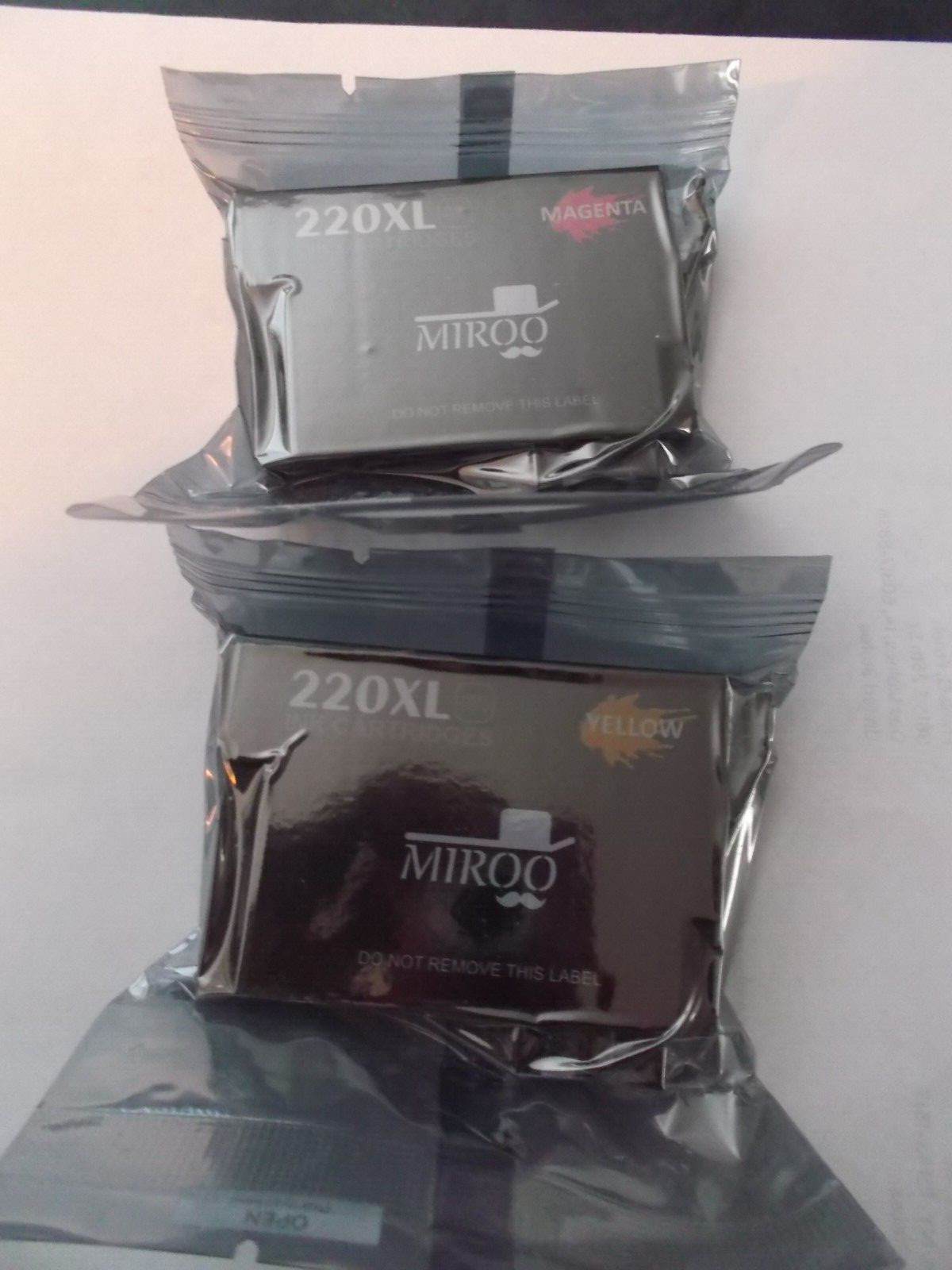 LOT of 2 -PRINTER INK CARTRIDGE REPLACEMENT  - 220XL (YELLOW / 220XL MAGENTA