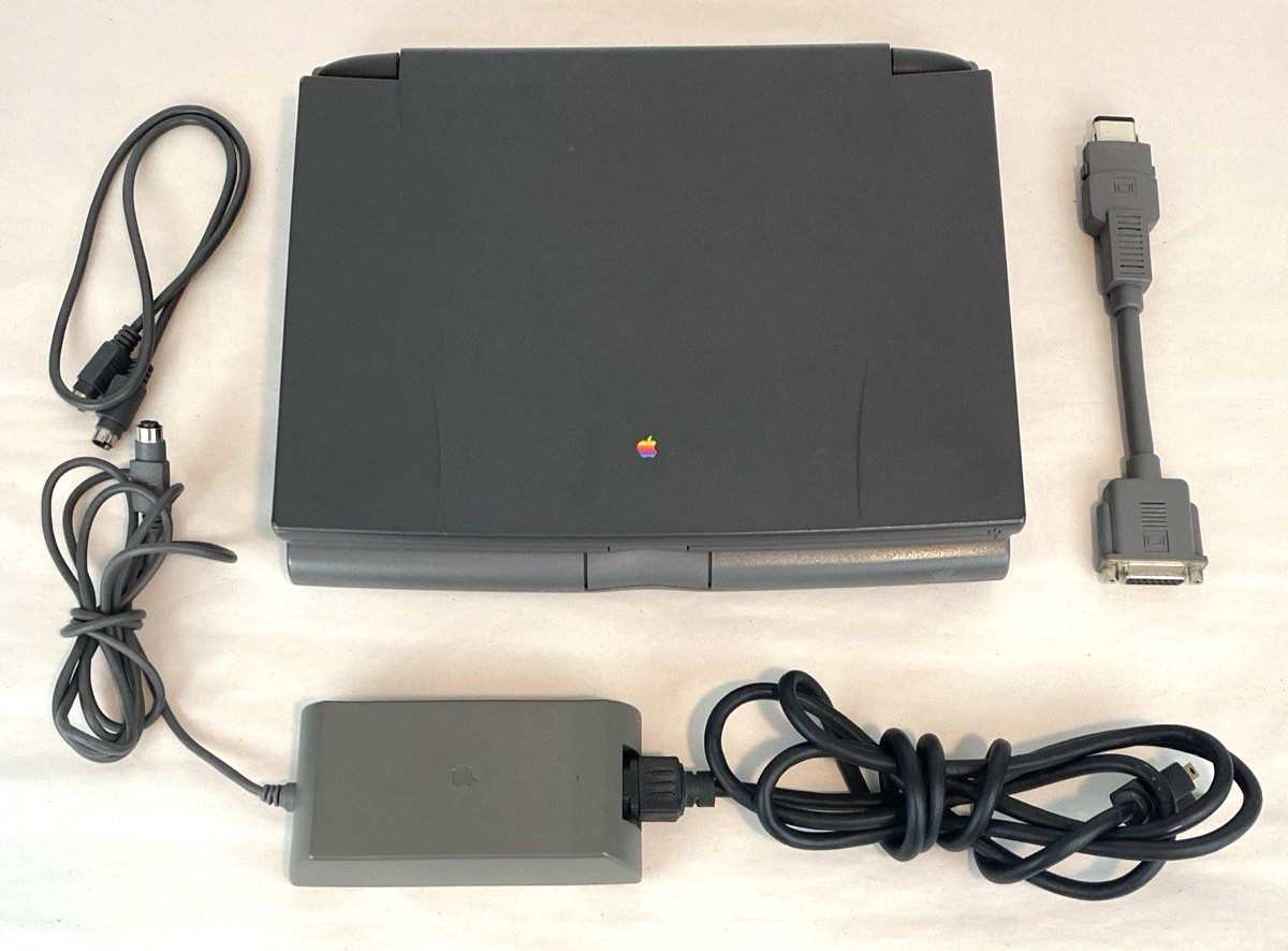 Apple Macintosh PowerBook 540c Laptop 12MB 320MB + AC Adapter Cables BOOTING UP