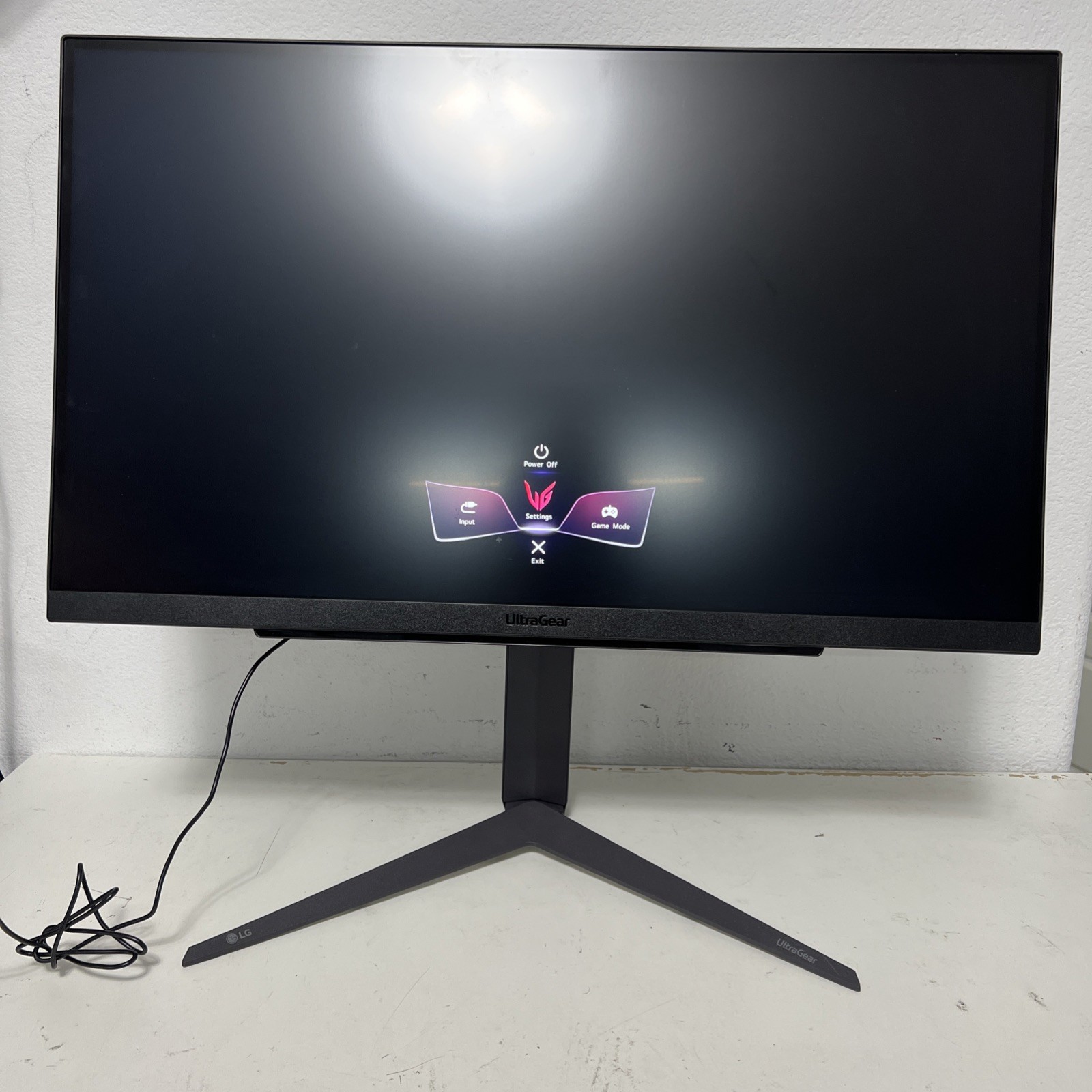 27" LG UltraGear QHD 180Hz 2560x1440 IPS LED HDR Gaming Monitor (Read)