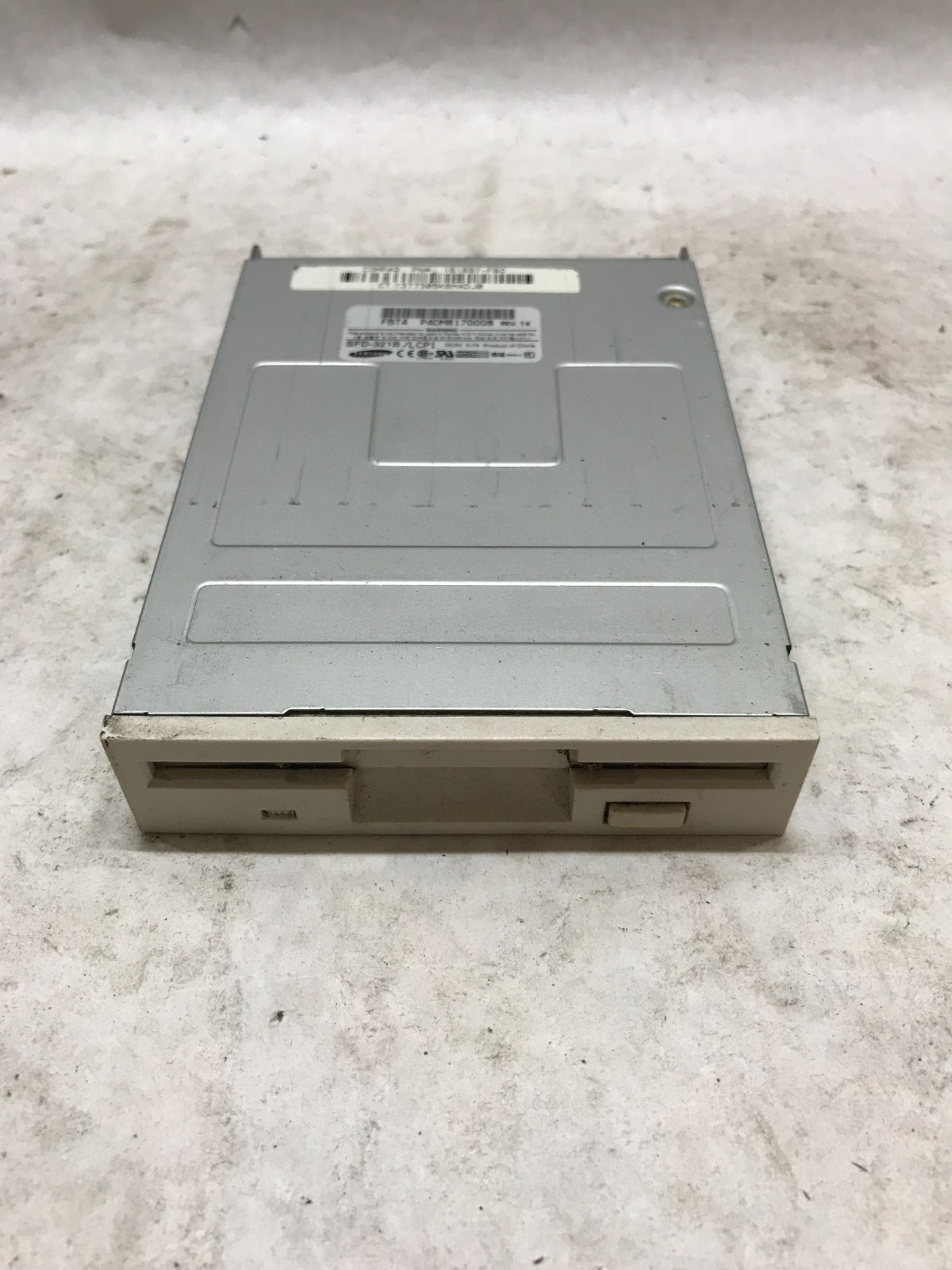 Vintage Samsung SFD-321B/KE 3.5-Inch 1.44MB Internal Floppy Disk Drive 34-Pin DW