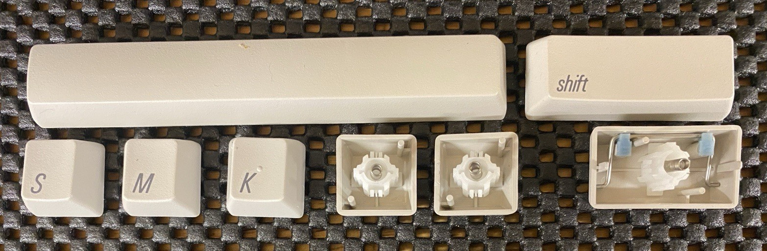 VINTAGE | Apple Keyboard II M0487 REPLACEMENT KEY CAPS (SMK MECHANICAL)