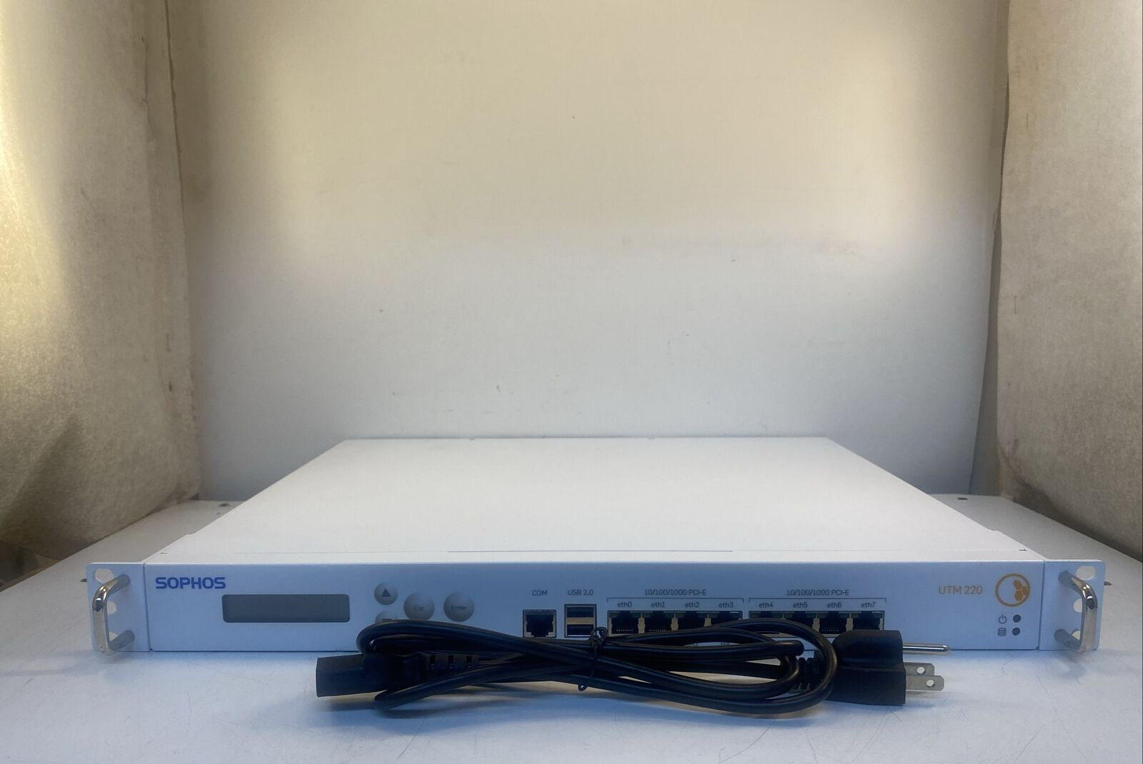 Sophos UTM220 Rev. 5 Ethernet Firewall Gateway Security w/ Power Cord *TESTED*