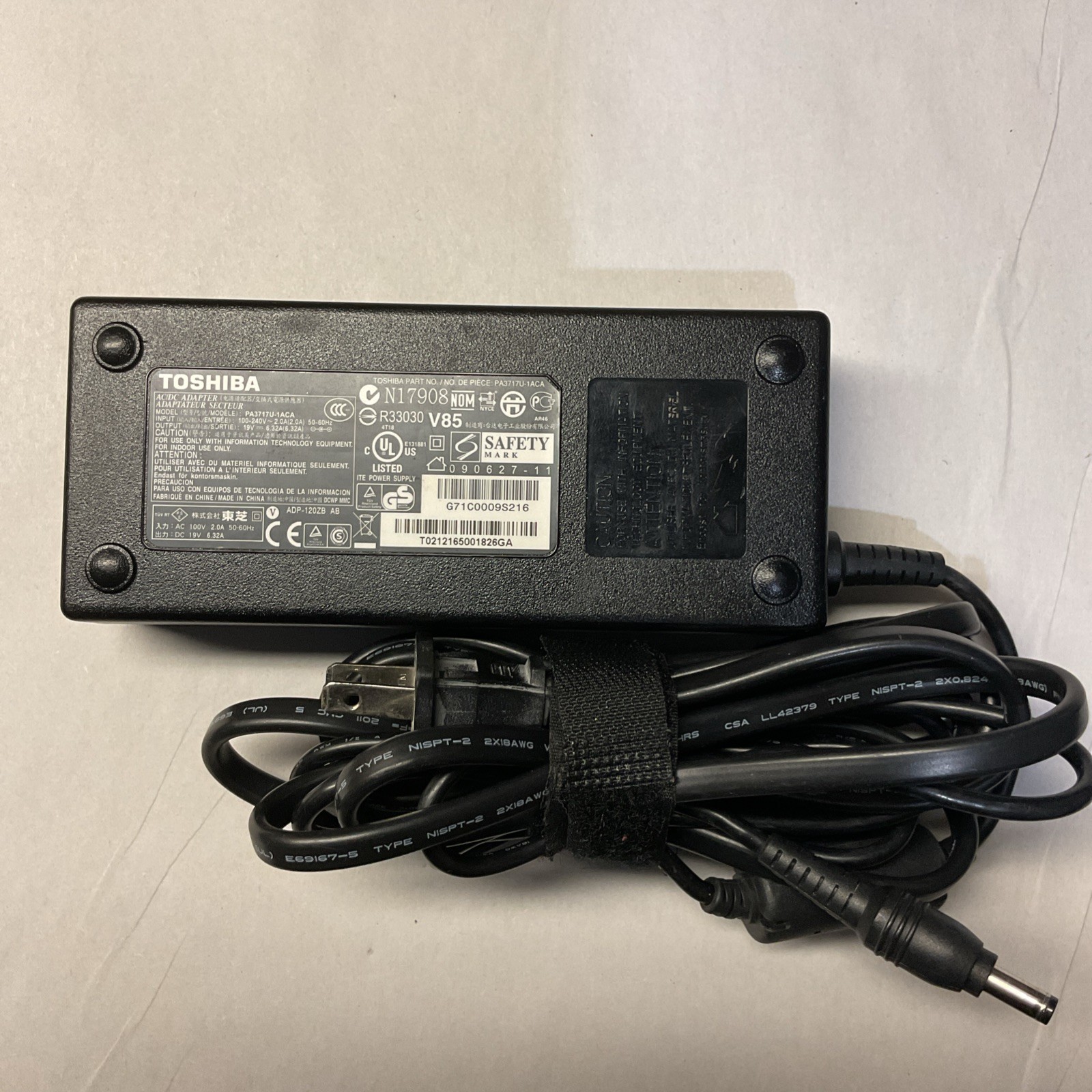 Genuine Toshiba AC Adapter Model PA3717U-1ACA Output 19V-6.32A 