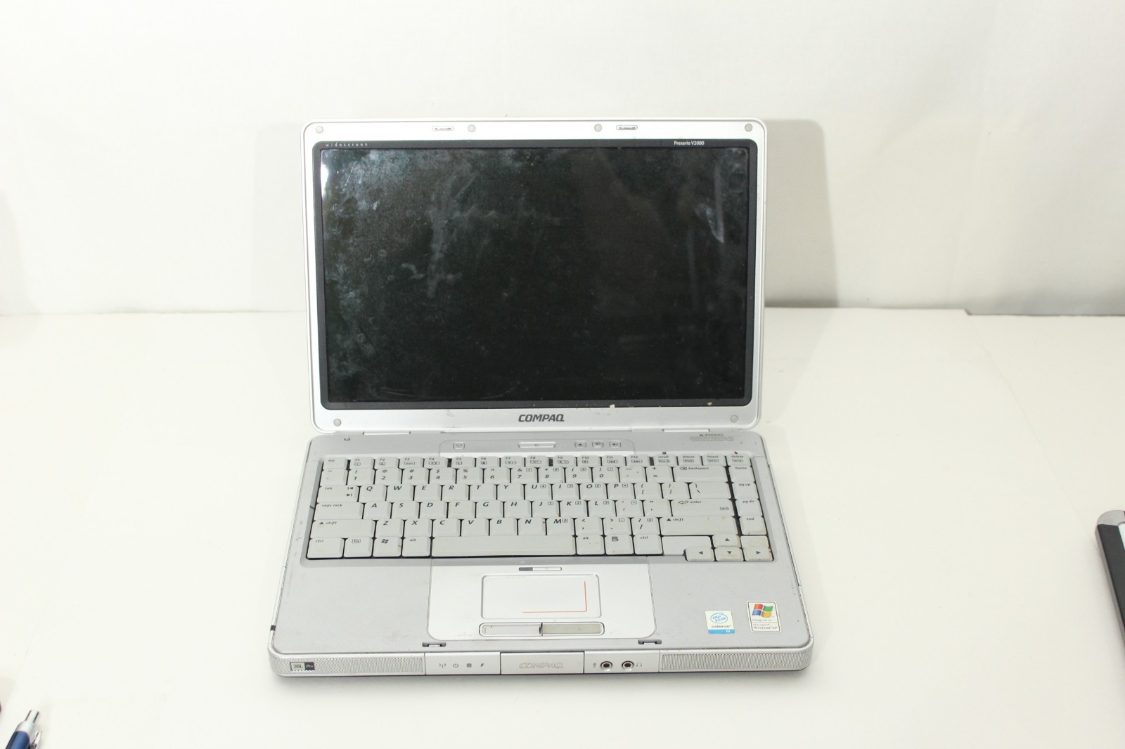 HP Celeron Compaq Presario Notebook V2000 - FOR PARTS NO POWER