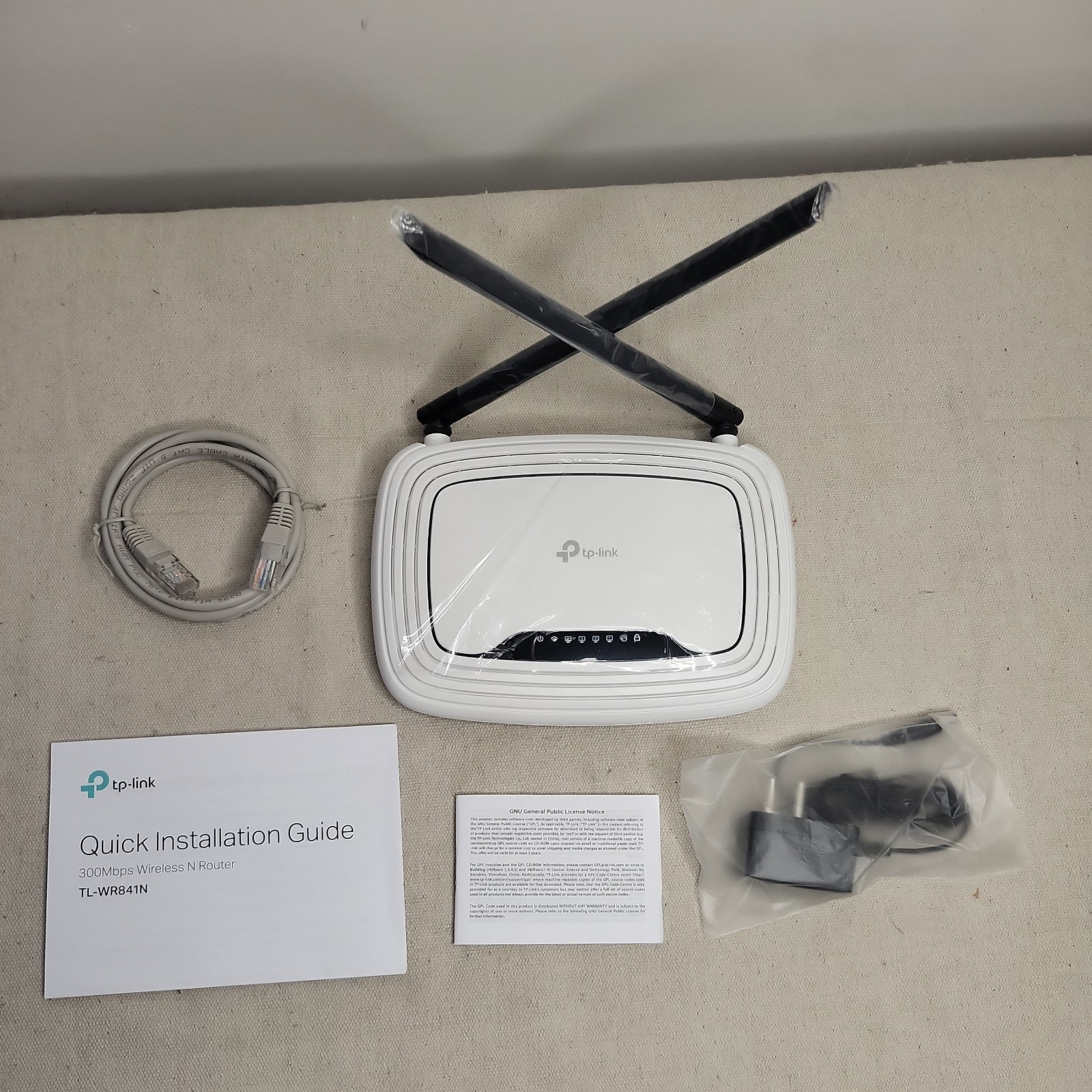 TP-Link TL-WR841N 2.4GHz N300 300Mbps Wireless WiFi Router / AP / Range Extender