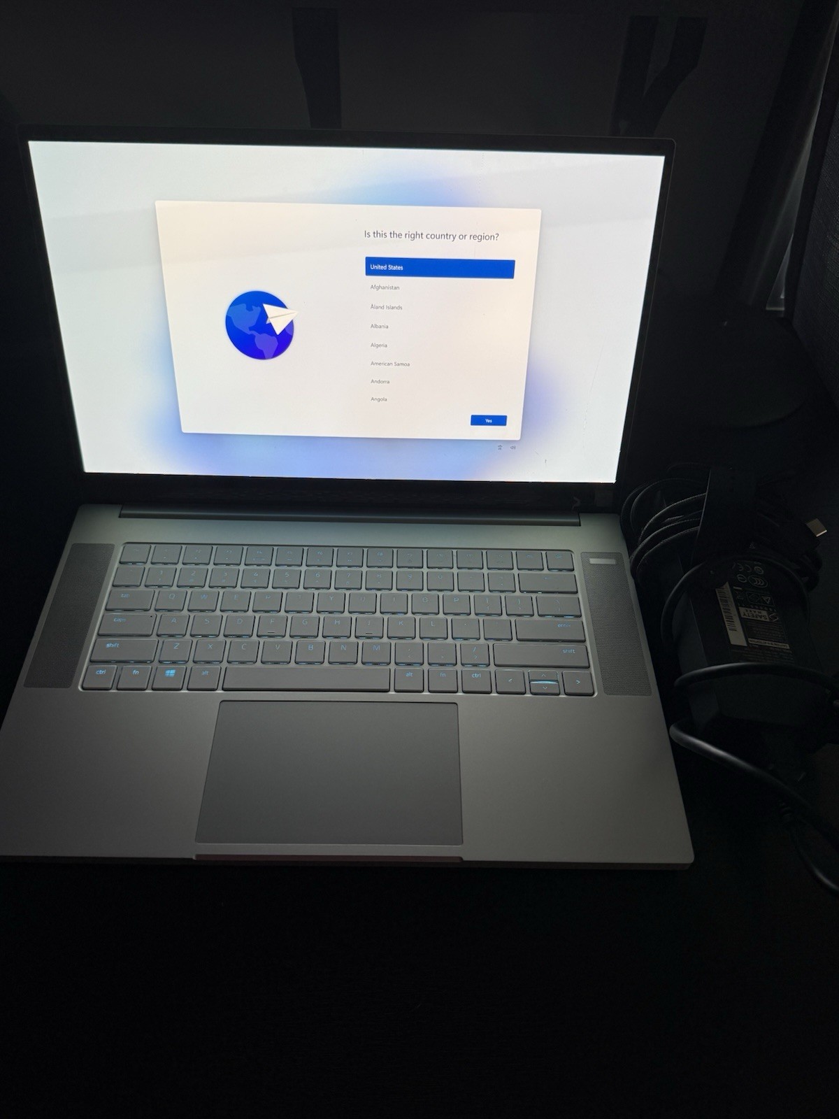 Razer Blade 15 Base 4K OLED RTX 2070 Max-Q—i7-10750H—16GB RAM + cooling pad