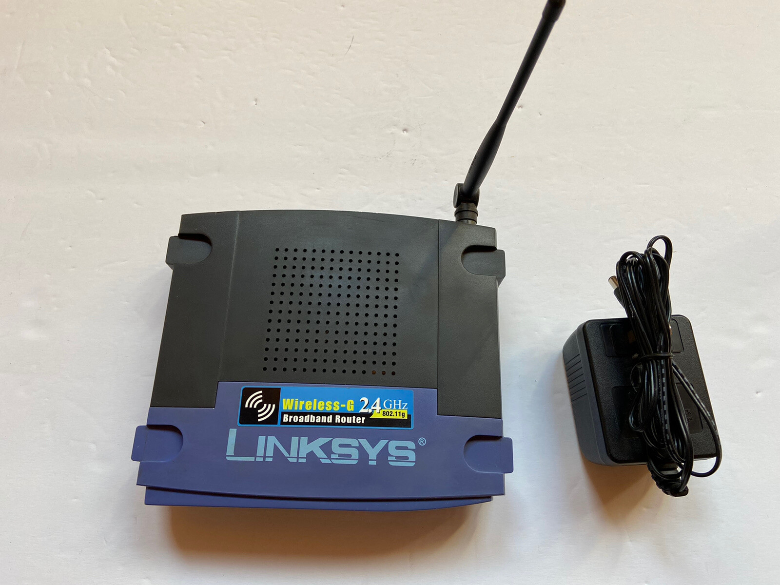 Linksys Wireless Router WRK54G Broadband 2.4GHz Cisco With 4-Port Switch