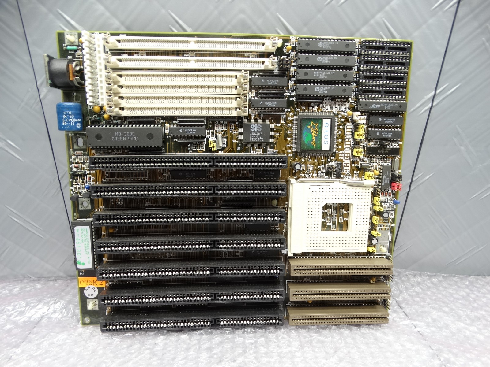 SOYO SY25 R-Vesa Socket 3 Motherboard SiS Chipset Mainframe