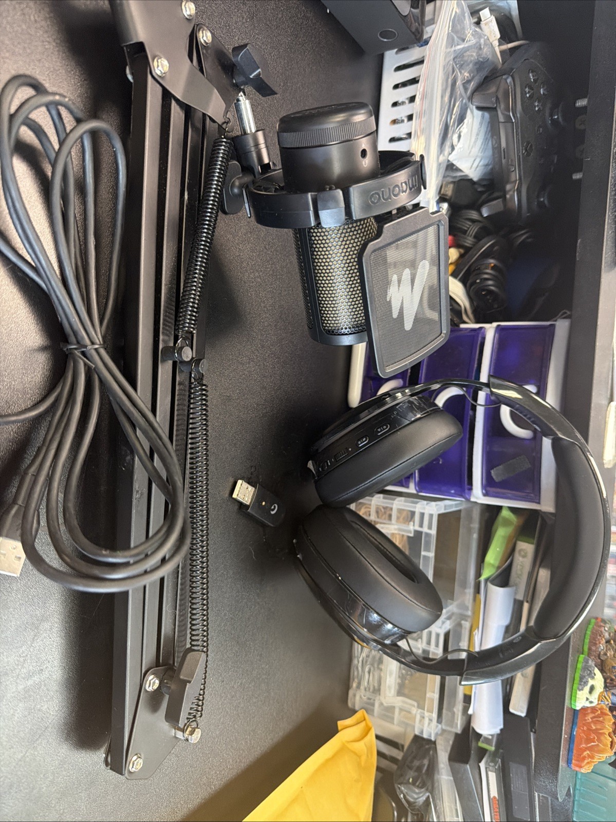 Maono Black Gaming USB Microphone With Noise Cancelling DGM20 Series w headset
