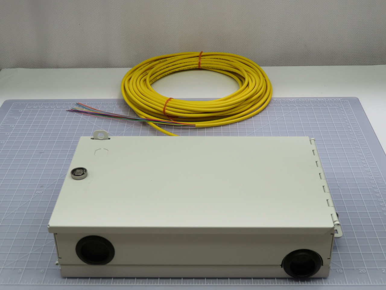 COMMSCOPE FDT-AJ012NXV0500 FDT INDOOR FIBER DISTRIBUTION TERMINAL 12-FIBER SC/AP