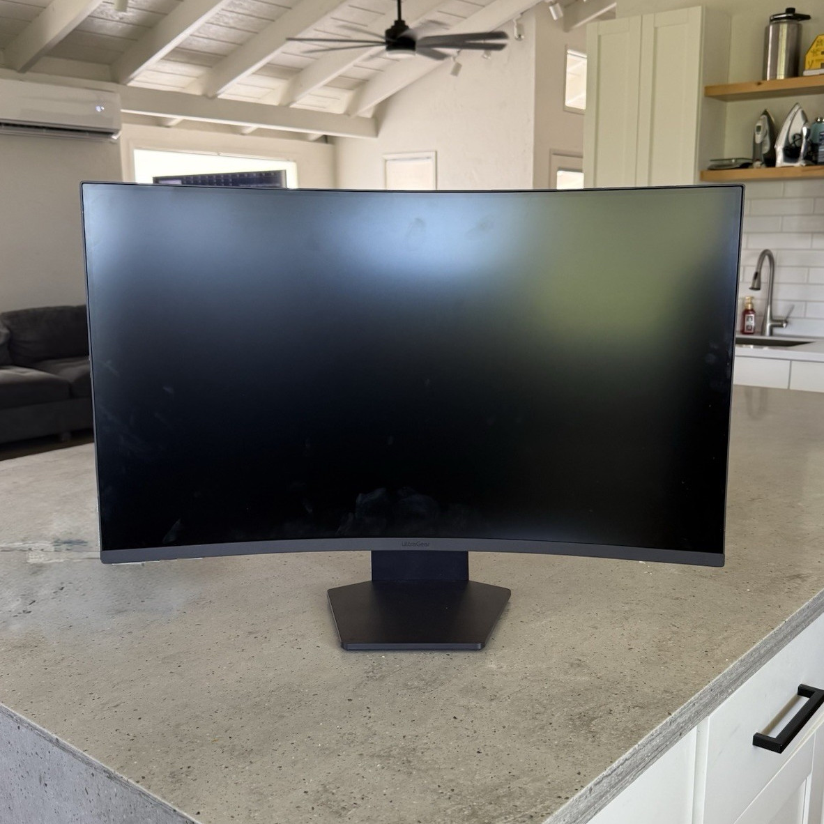 LG UltraGear 32G60WA 31.5in Curved QHD 180Hz 1ms HDR VA Gaming Monitor
