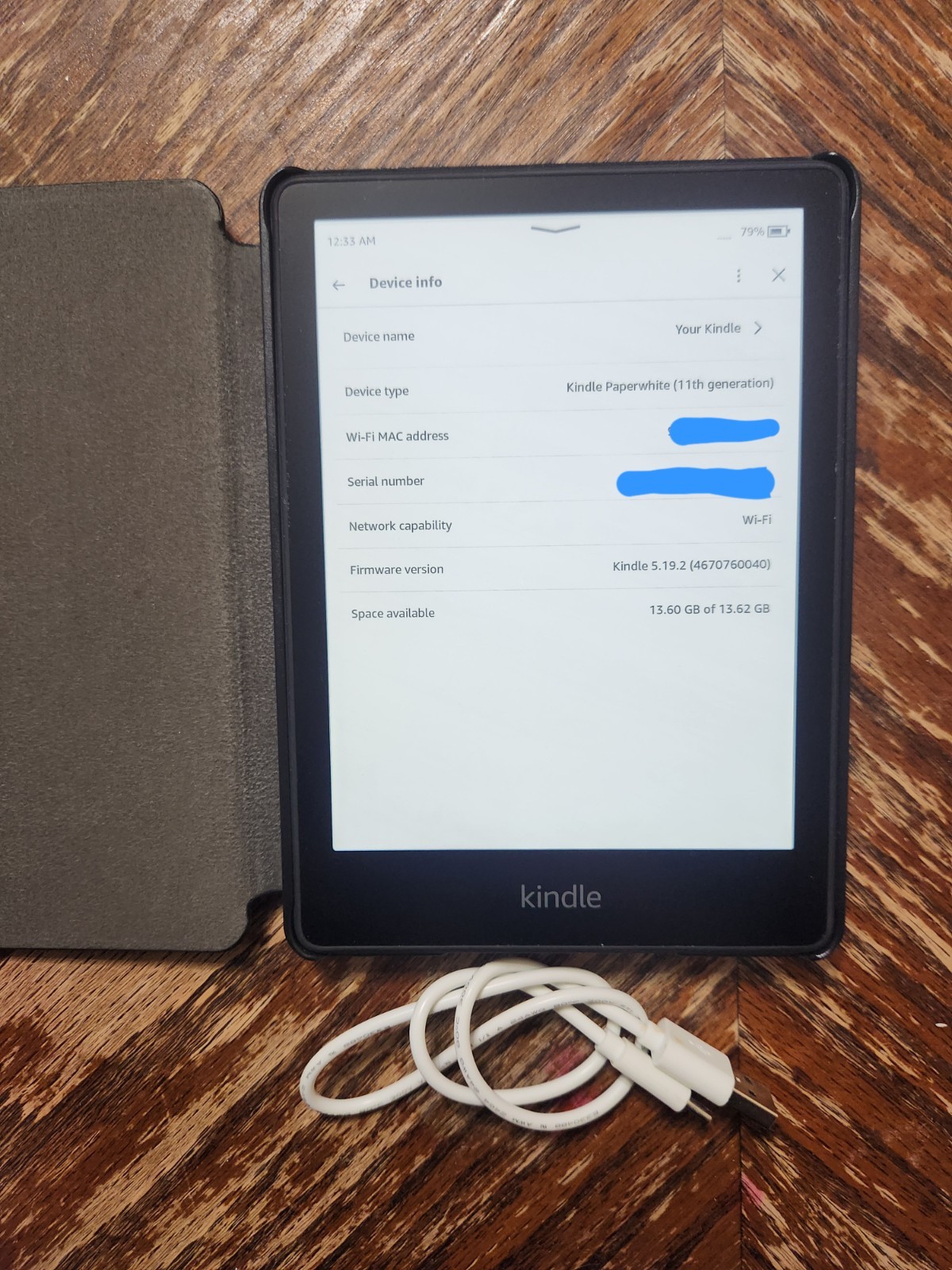 Amazon Kindle Paperwhite 11th Generation 16GB Black Bundle With Case and Charger